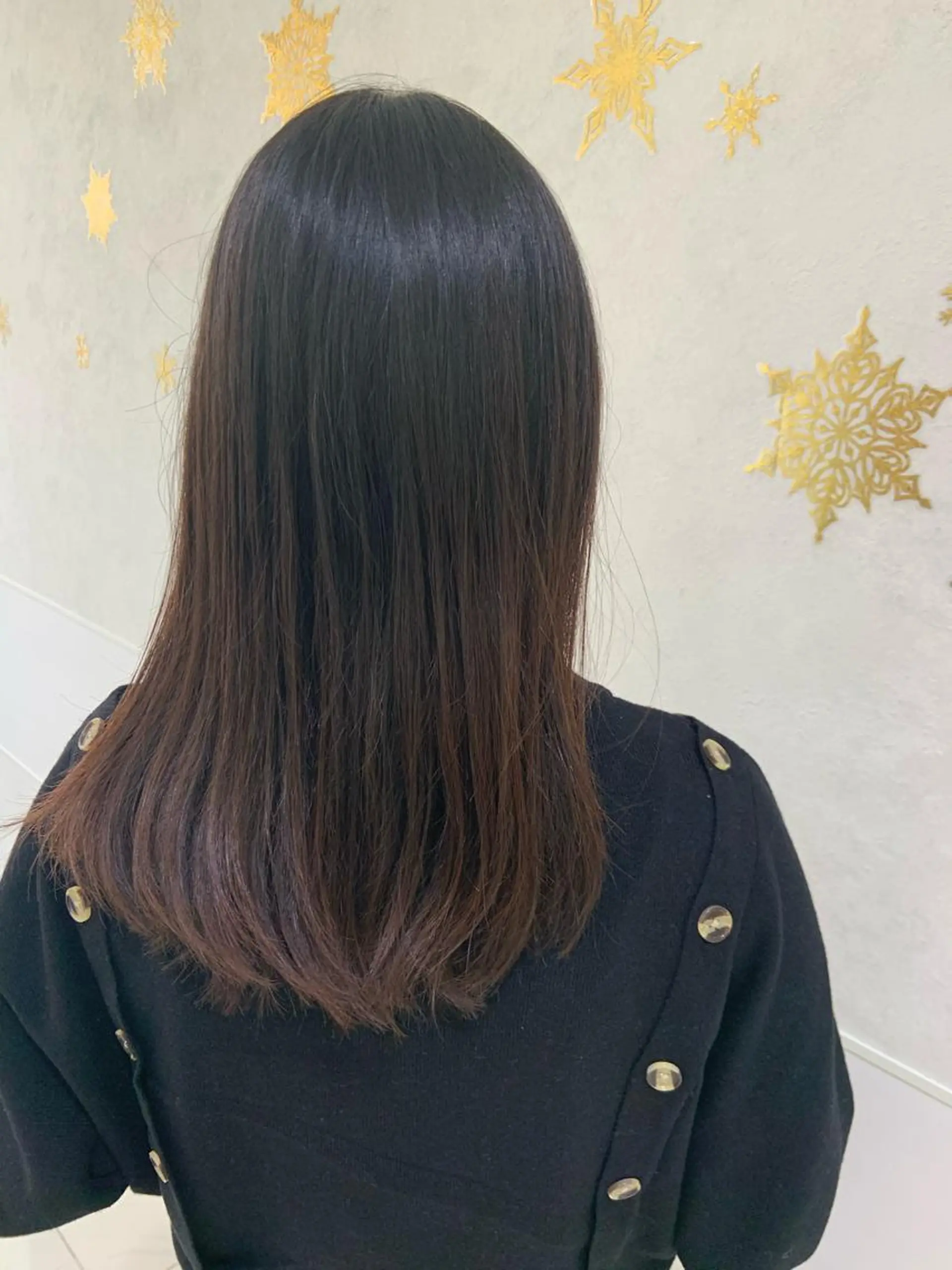 セミロング カラー ハイトーンカラー🤍 山下 優華のヘアスタイル