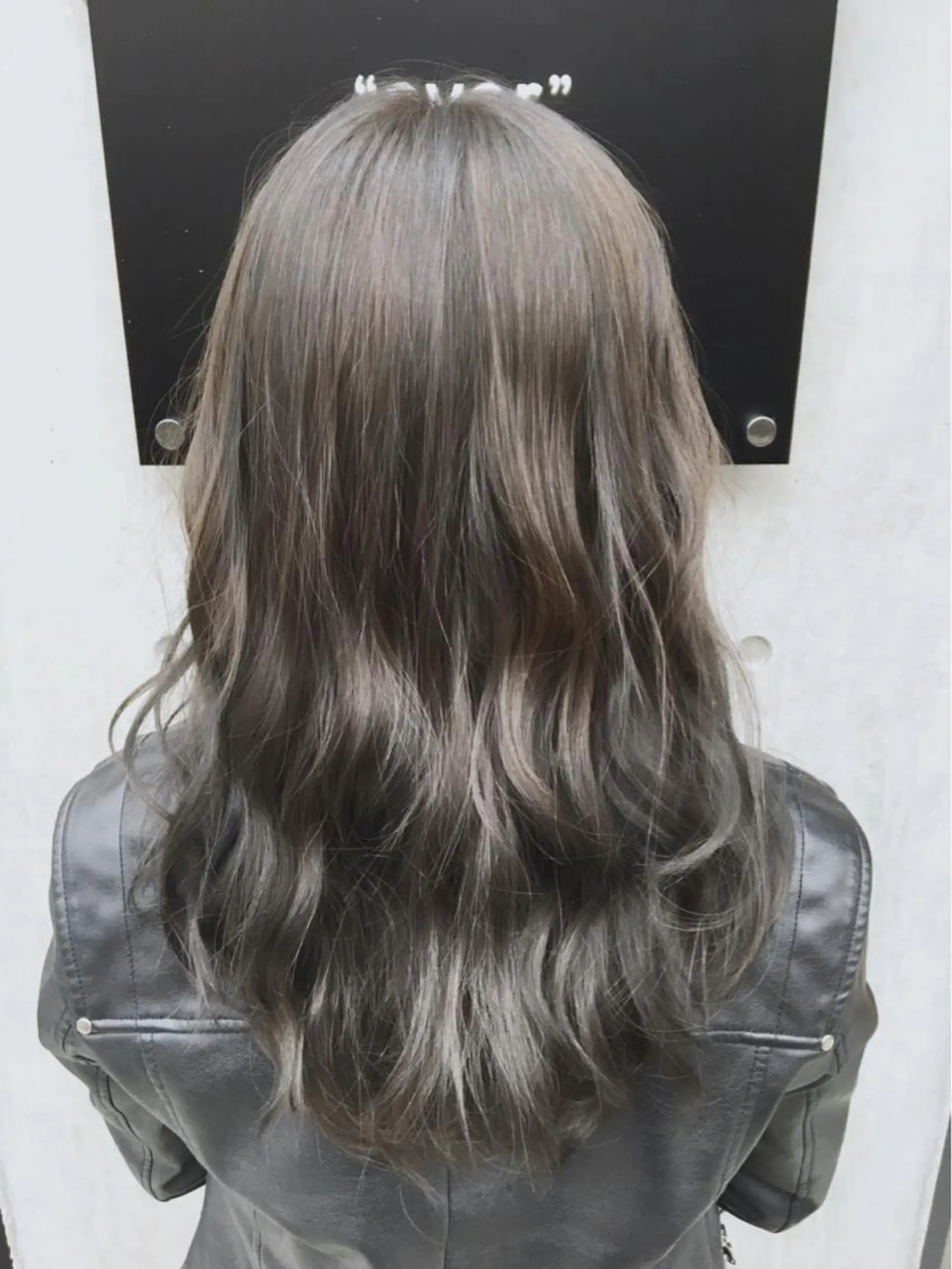 ロング カラー パーマ アッシュ アッシュグレー カット ヘアカラー トリートメント ✨髪質改善縮毛矯正✨ 宇田川修平のエステ・リラクイメージ