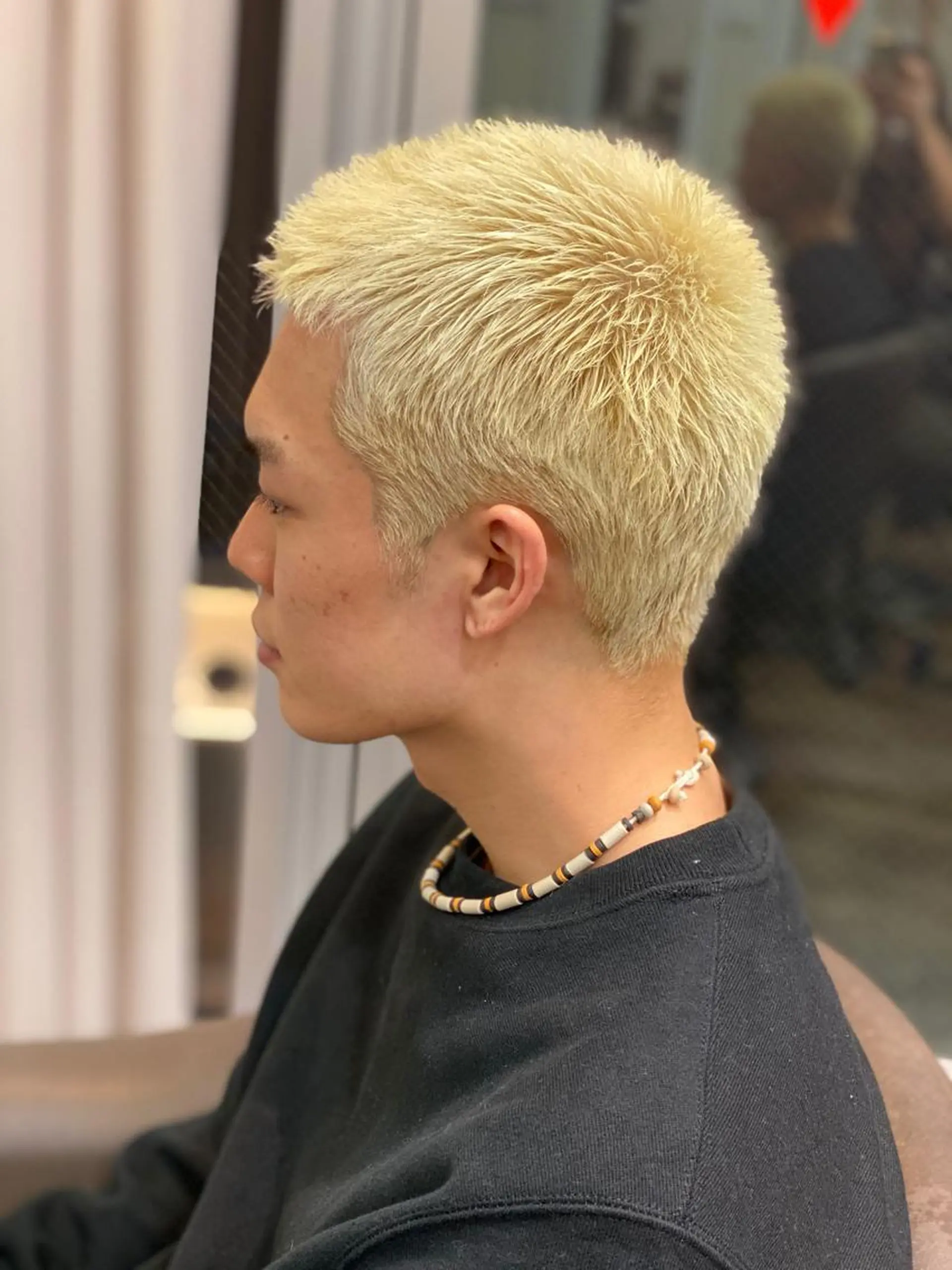 カラー メンズ メンズブリーチ ブリーチ オレンジ イエローカラー カット ヘアカラー ETOWA（エトワ） nozomiのヘアスタイル