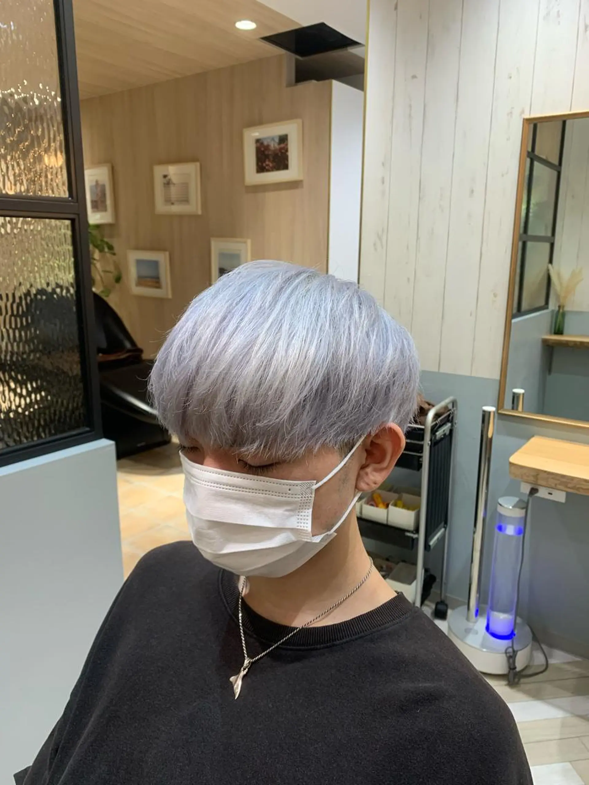 ショート カラー メンズ メンズブリーチ ブリーチ シルバー 新宿/韓国レイヤー 髪質改善カラー/角所のヘアスタイル