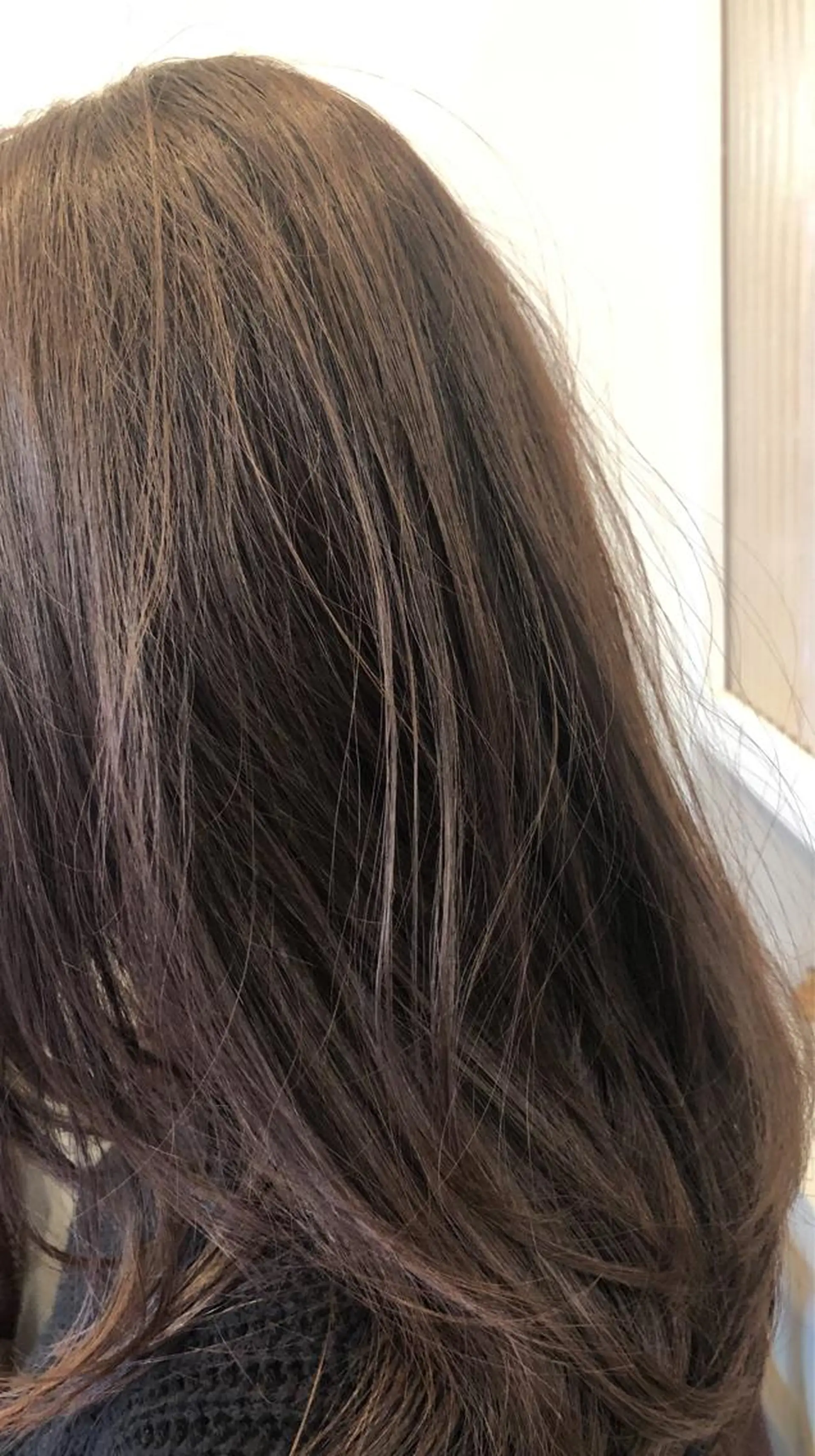 セミロング カラー ベージュカラー ラベンダーカラー 畠山 渚のヘアスタイル