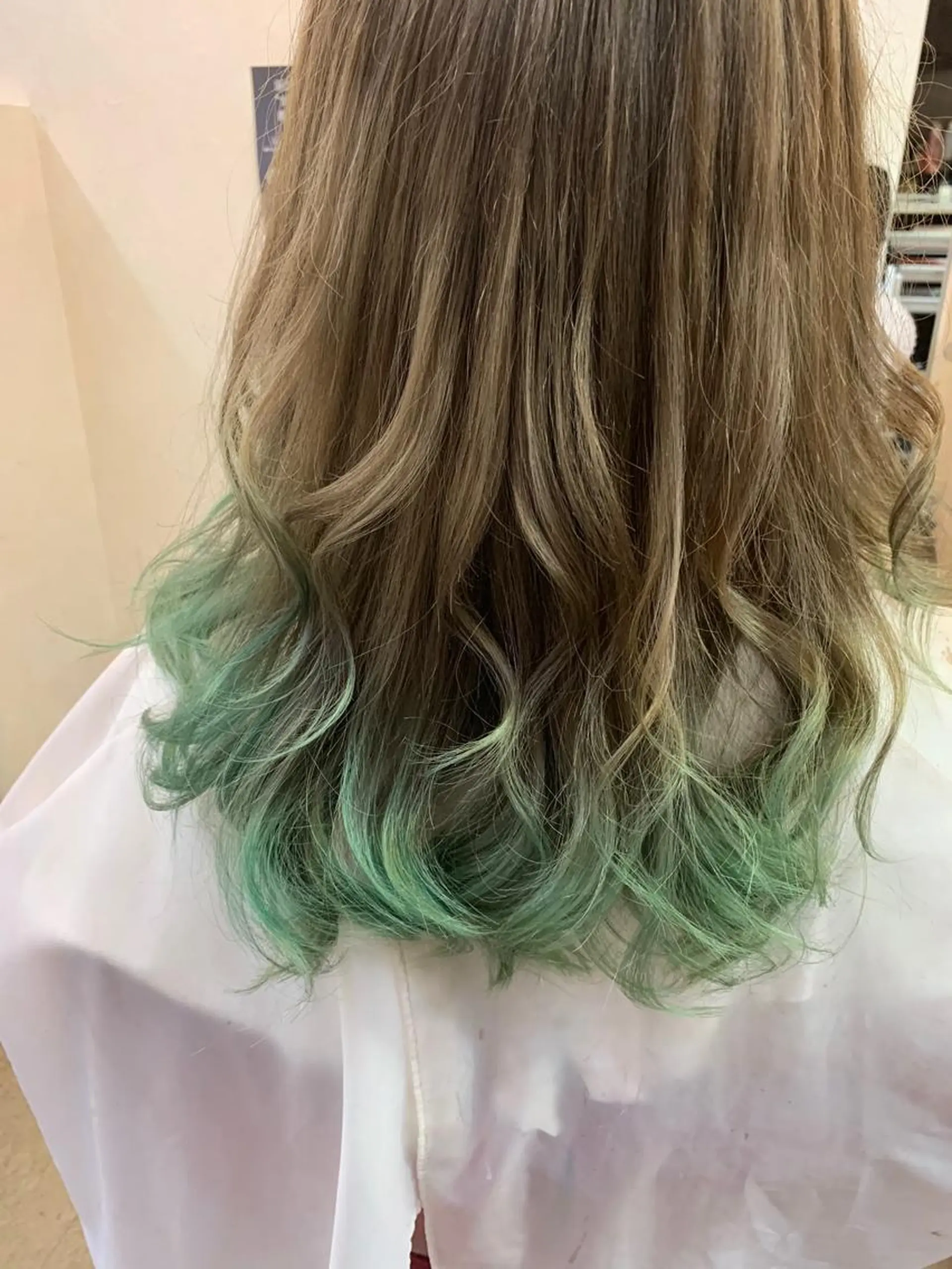 セミロング カラー ささき まさとのヘアスタイル