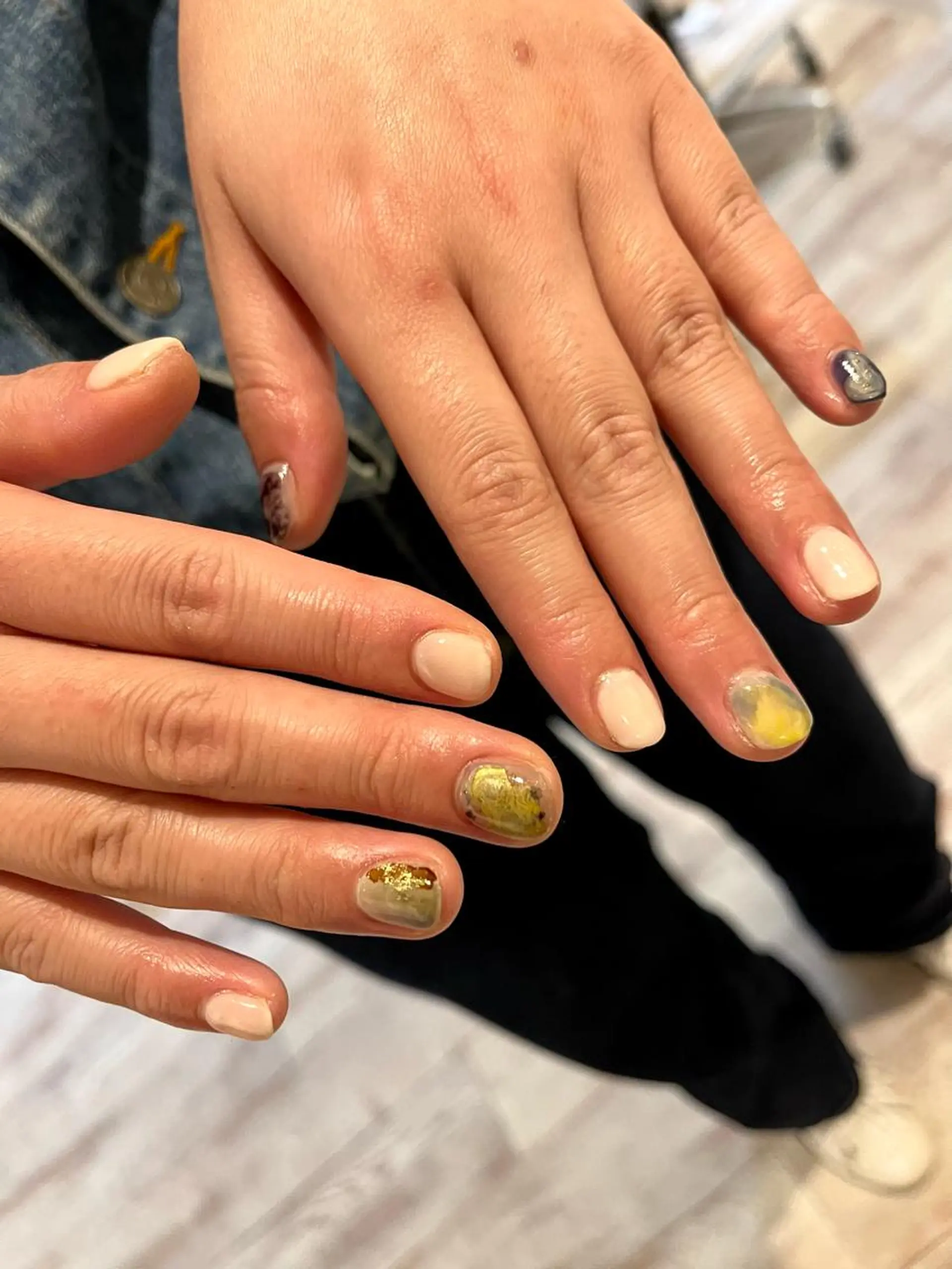 ネイル ハンドネイル une／YUKINA 🫧大人nuanceのネイルデザイン