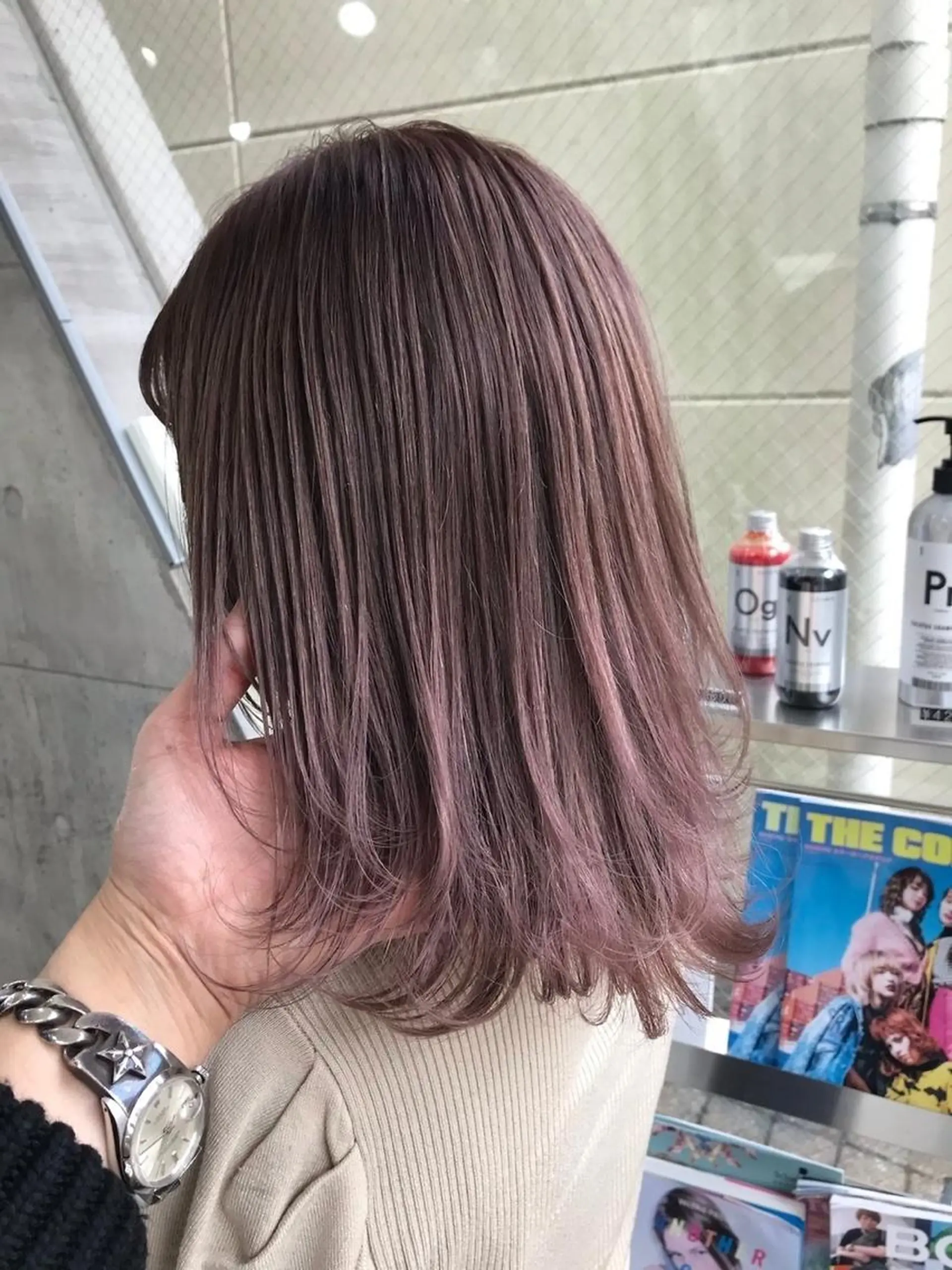 セミロング カラー 前田 桃花のヘアスタイル