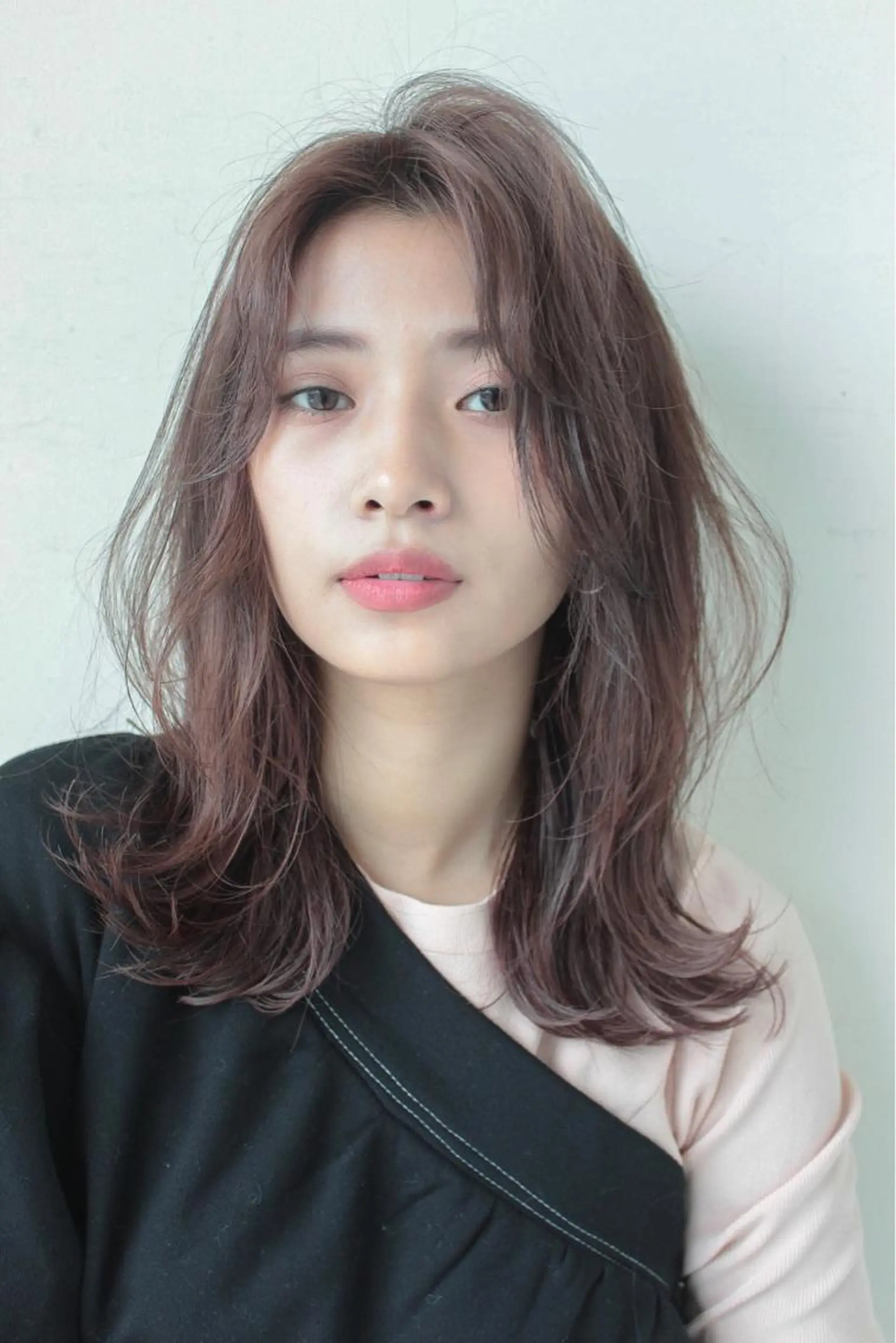 ミディアム カラー 中東 真子のヘアスタイル