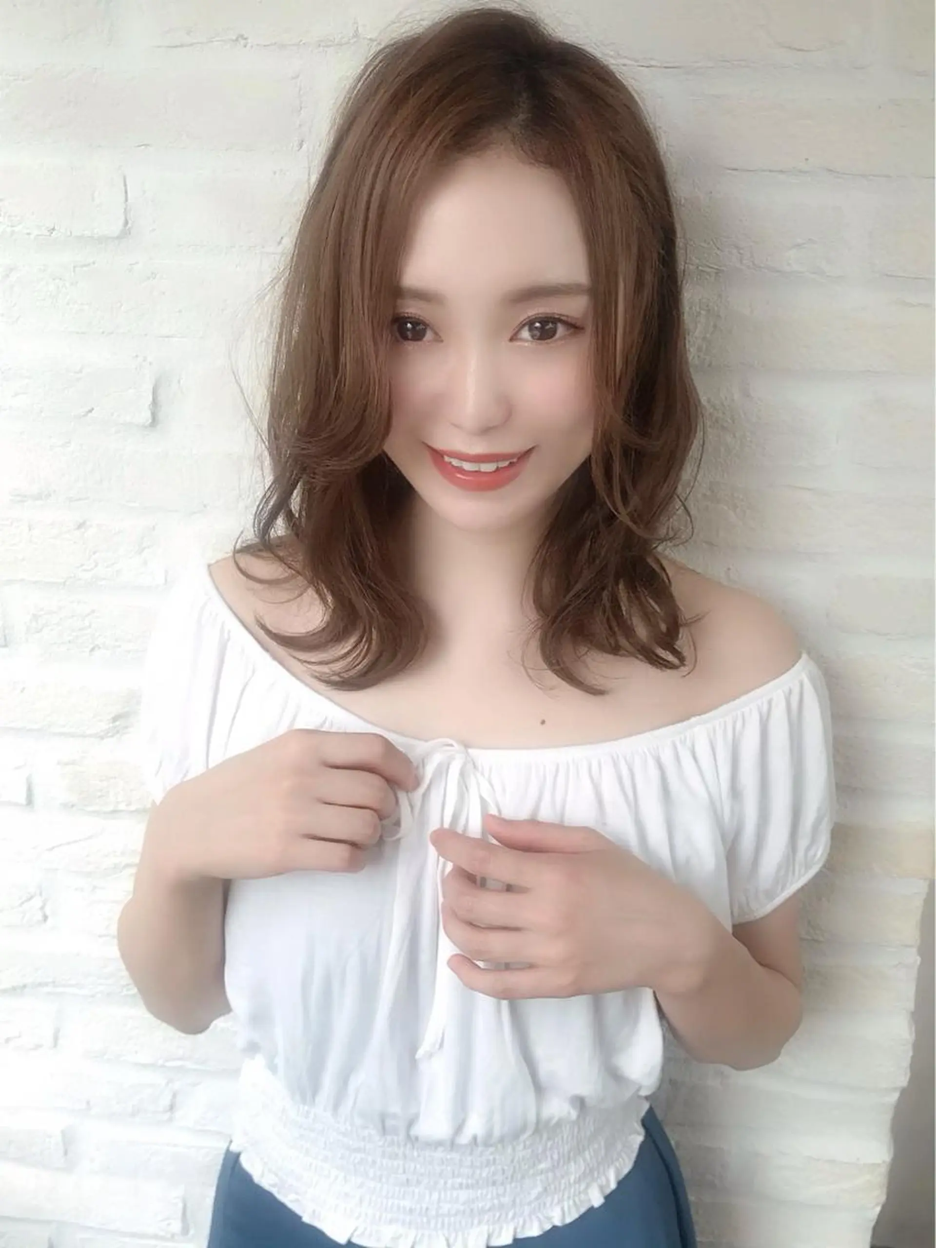 ミディアム 小顔カット 外ハネヘア ヘアリゾート粋　新宿三丁目本店所属・前地 麻衣のヘアスタイル