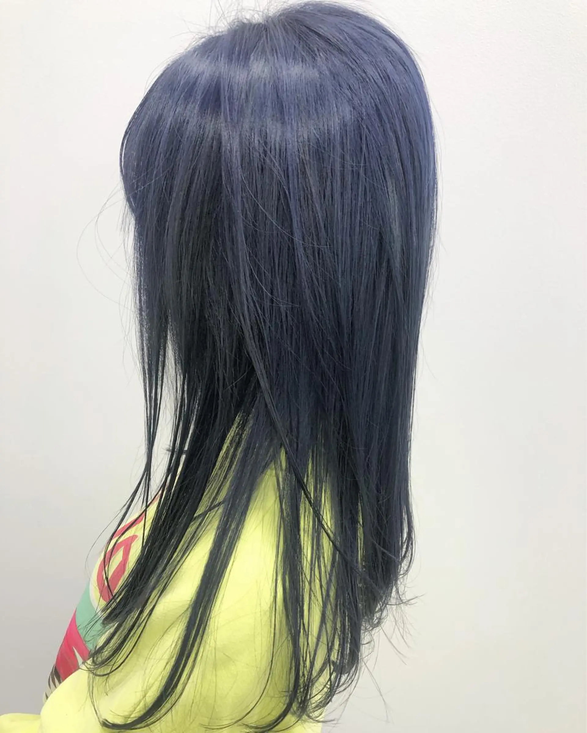 ロング カラー ブリーチ ブルーカラー ネイビーカラー 宮本 円のヘアスタイル