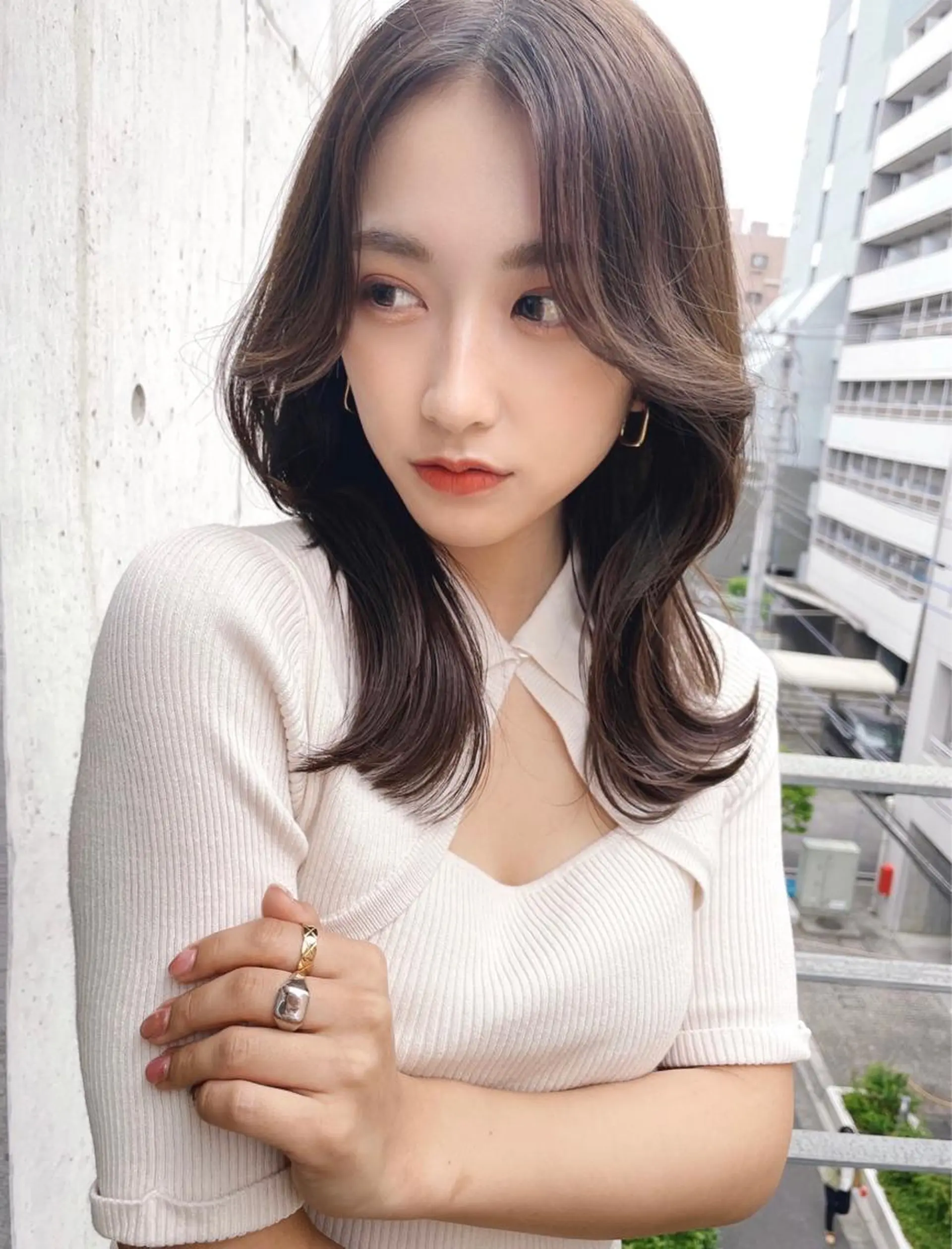 ミディアム カラー レイヤーカット、 大人可愛い　中村美羅のヘアスタイル