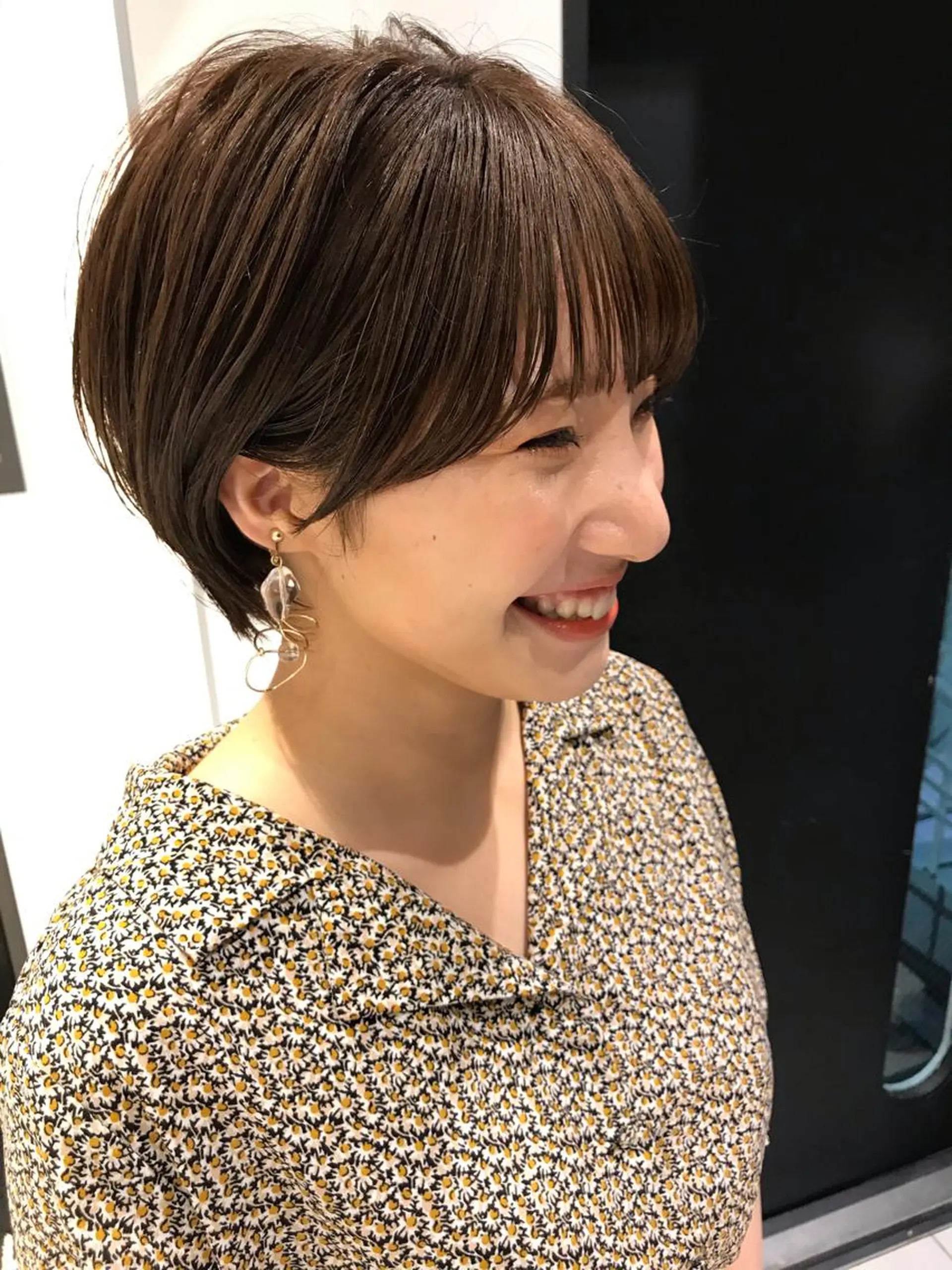 ショート 天使の羽バング・フェザーバング ショートヘア PEWL所属・クロスパーマ松永裕久 似合わせカットのヘアスタイル