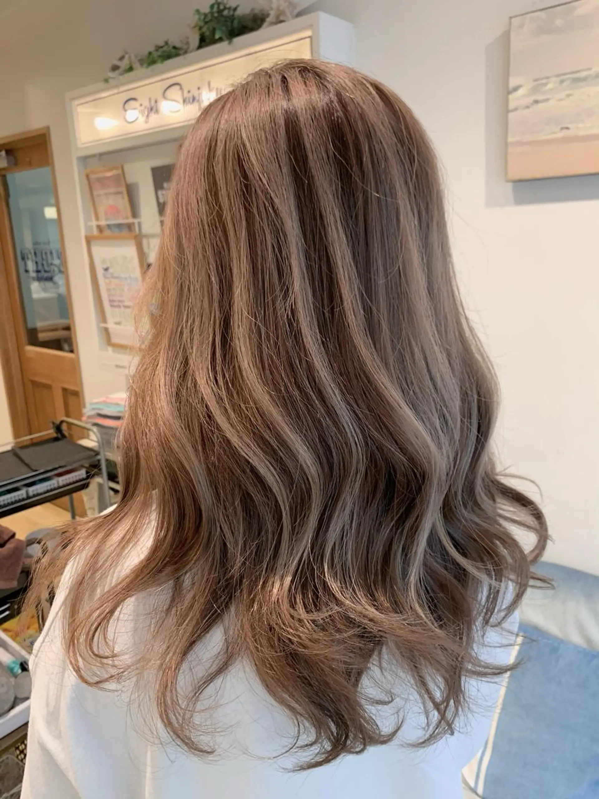 セミロング ハイライト レイヤーカット ヘアカラー トリートメント 渋谷ハイトーン/ デザインカラー阿部のヘアスタイル