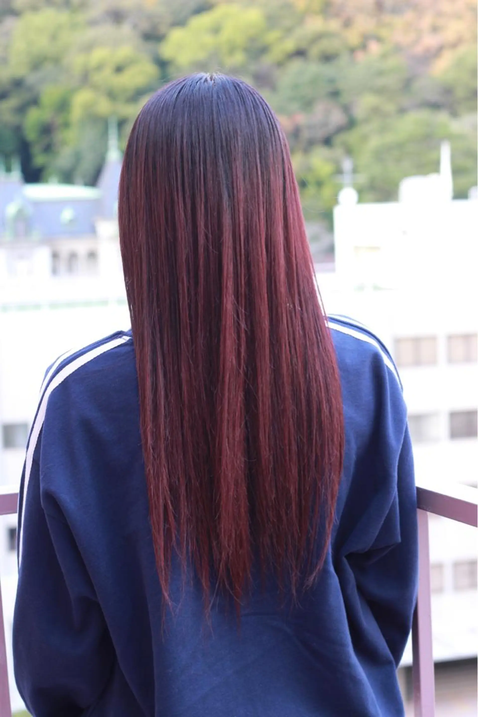 ロング カラー ピンクカラー レッドカラー カット ヘアカラー Viage （ビアージュ）のヘアスタイル