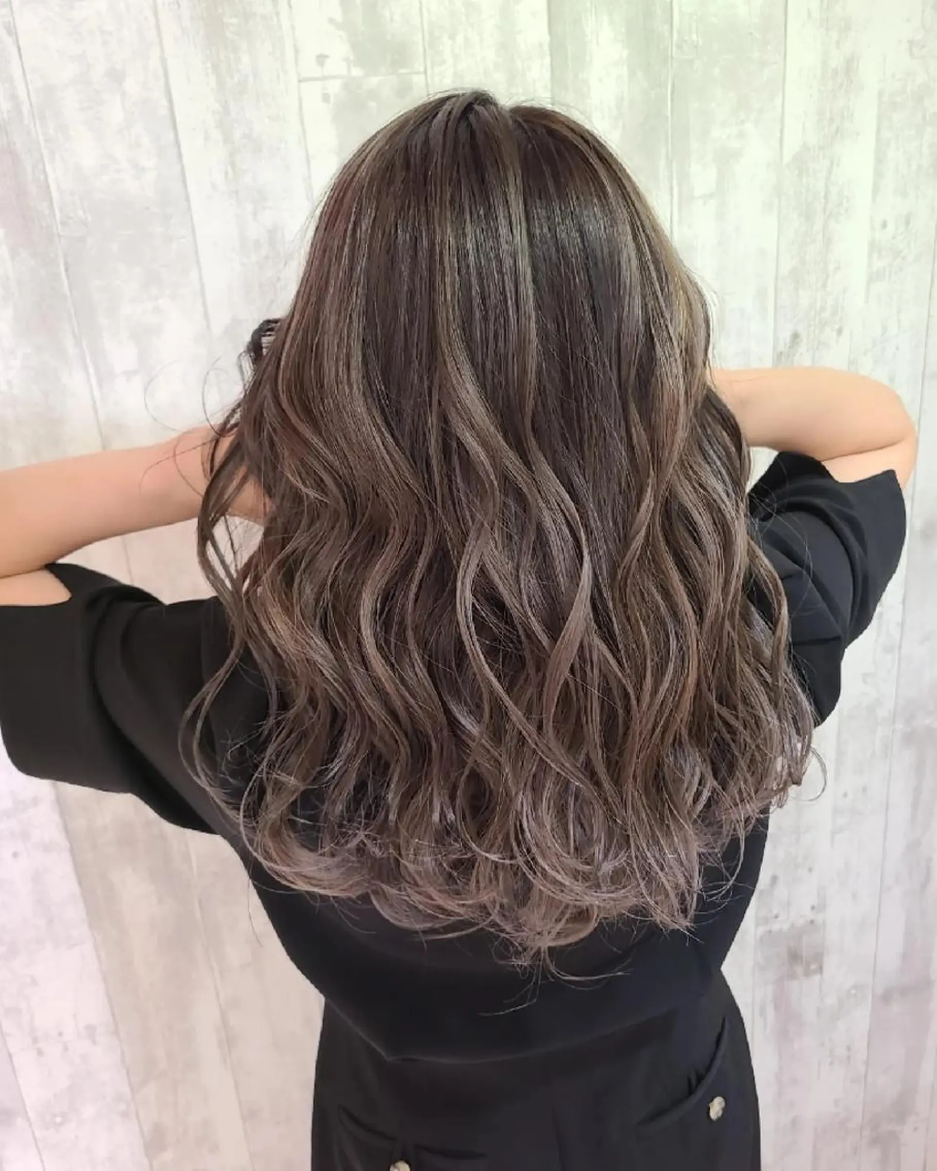 セミロング カラー cherie所属・バレイヤージュ/ ハイライト/大内格のヘアスタイル