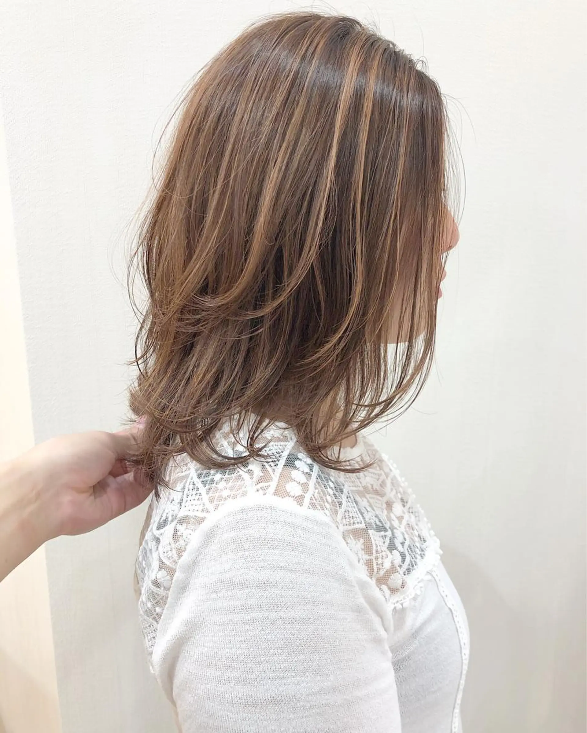 セミロング 横浜ブリーチムラ直し ハイトーン/ブリーチのヘアスタイル
