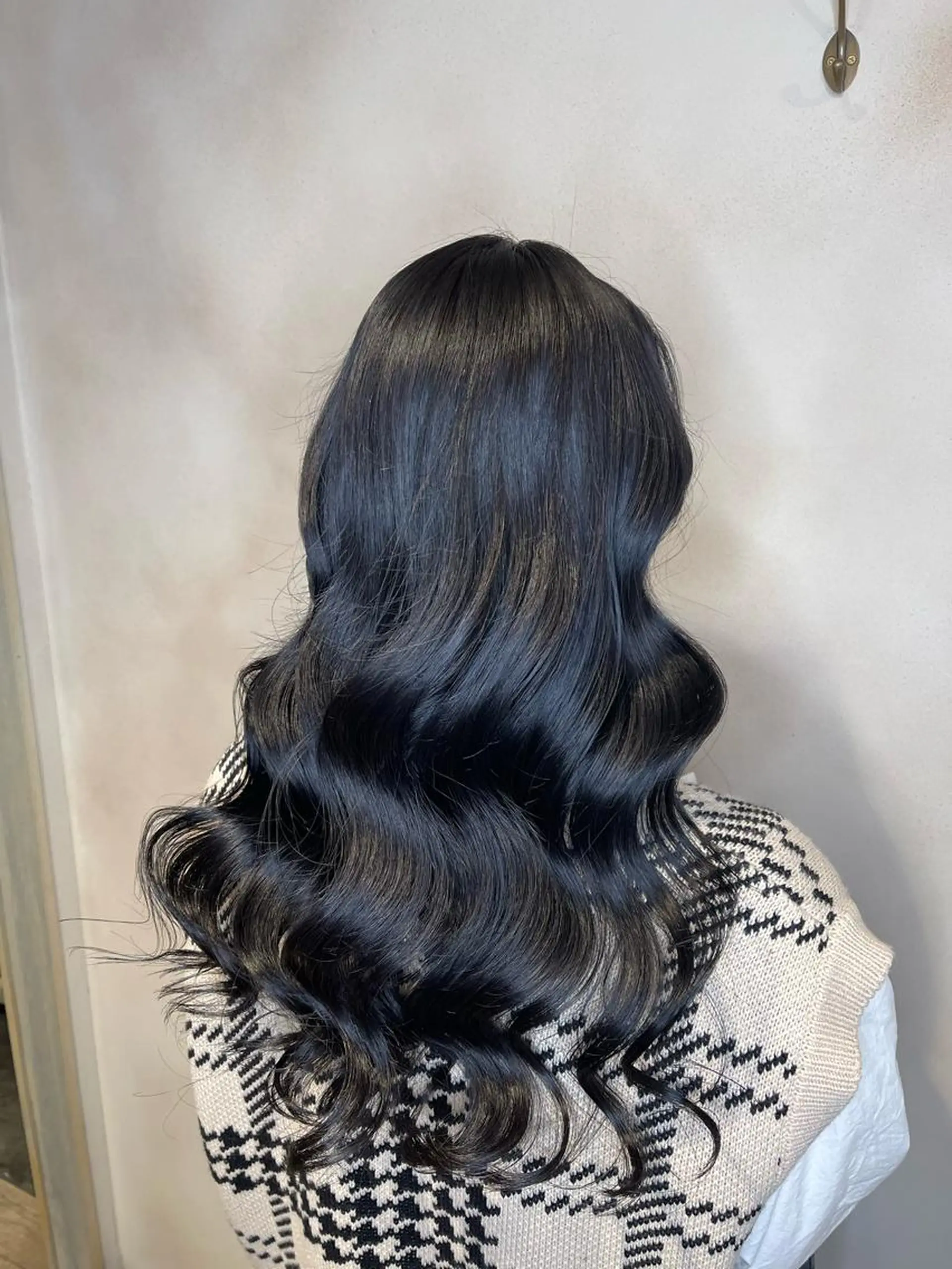 ロング カラー 黒髪 泉 堅也のヘアスタイル