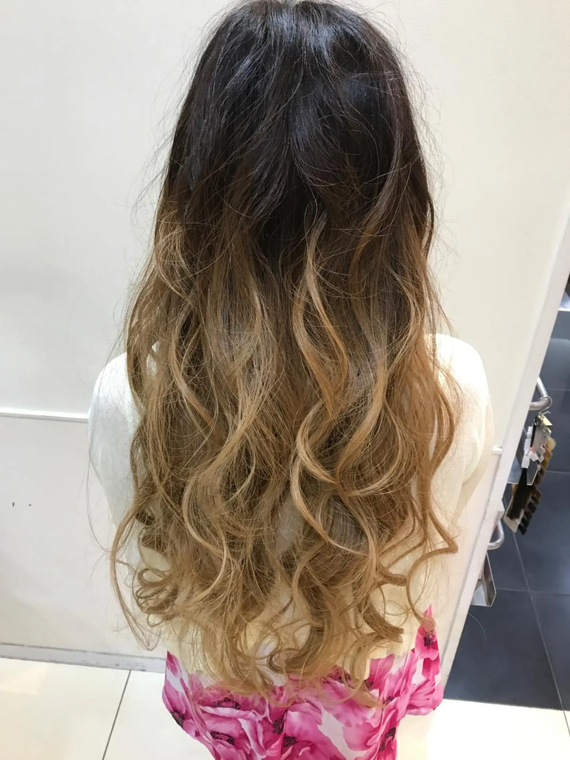 ロング カラー 関口 友行のヘアスタイル