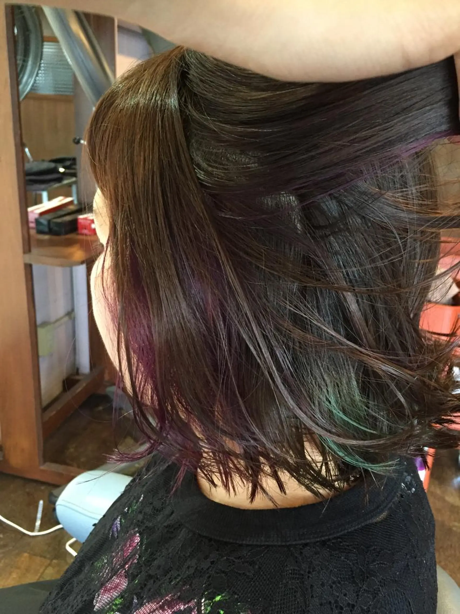 ショート カラー エメラルドグリーン ピンクカラー 原宿サロン代表 デザインカラー伊藤卓のヘアスタイル