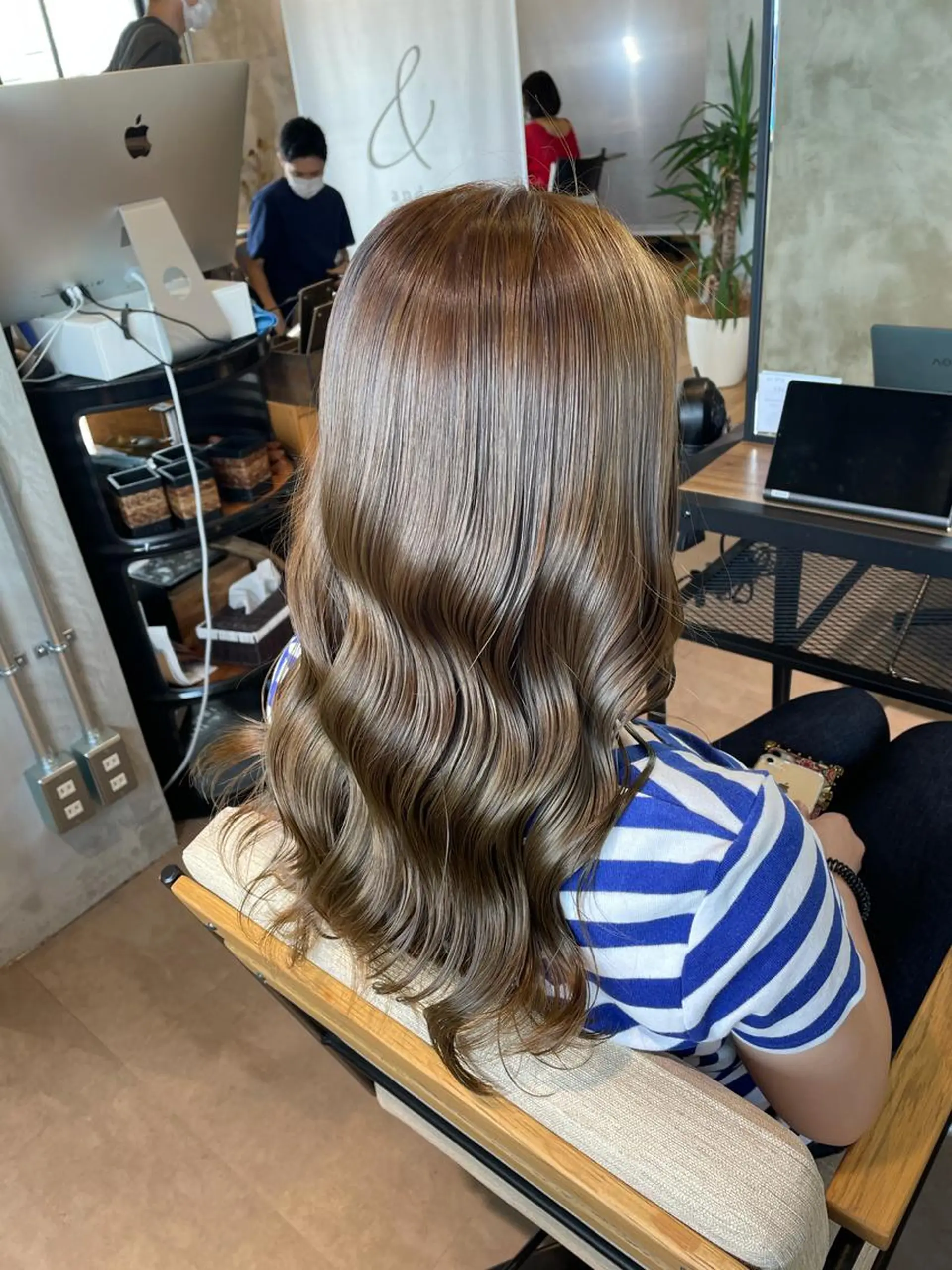 ロング カラー ヘアカラー トリートメント 🎀透明感カラー🎀 mikaのヘアスタイル