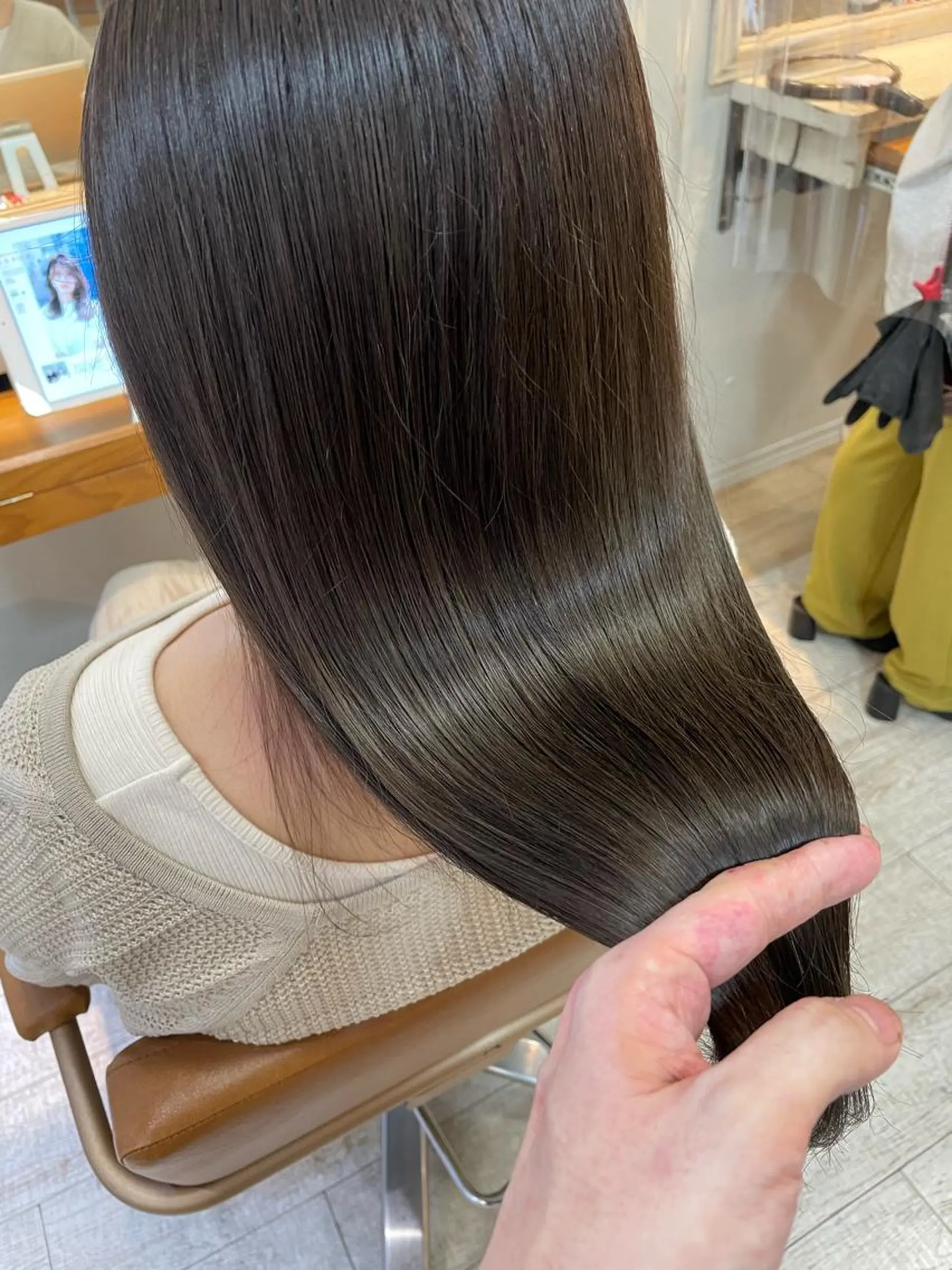 ロング カラー ヘアカラー トリートメント 韓国🇰🇷レイヤー 映える顔周り🩷のヘアスタイル