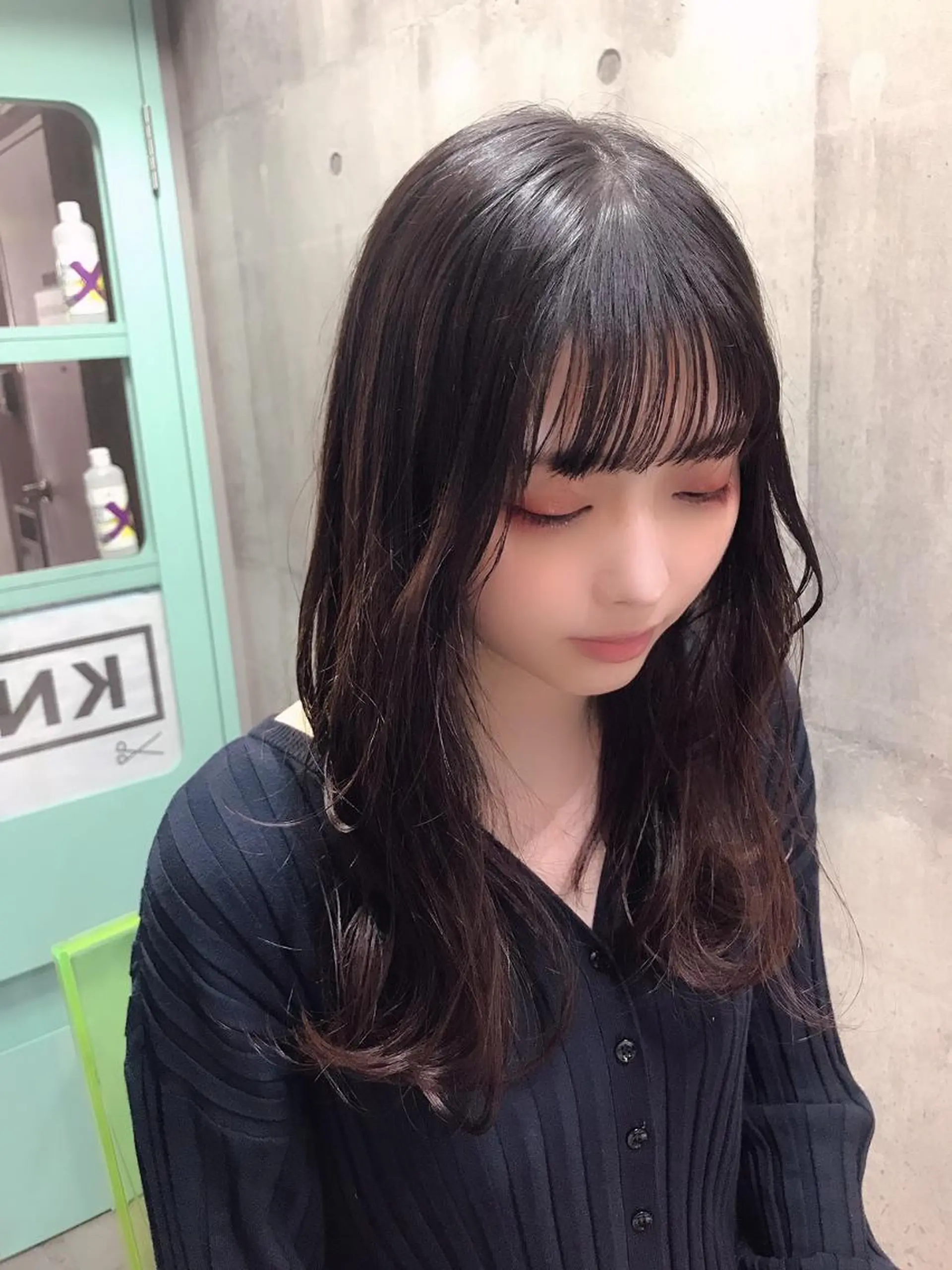 カラー ウルフカットデザイン カラー特化アールイーのヘアスタイル