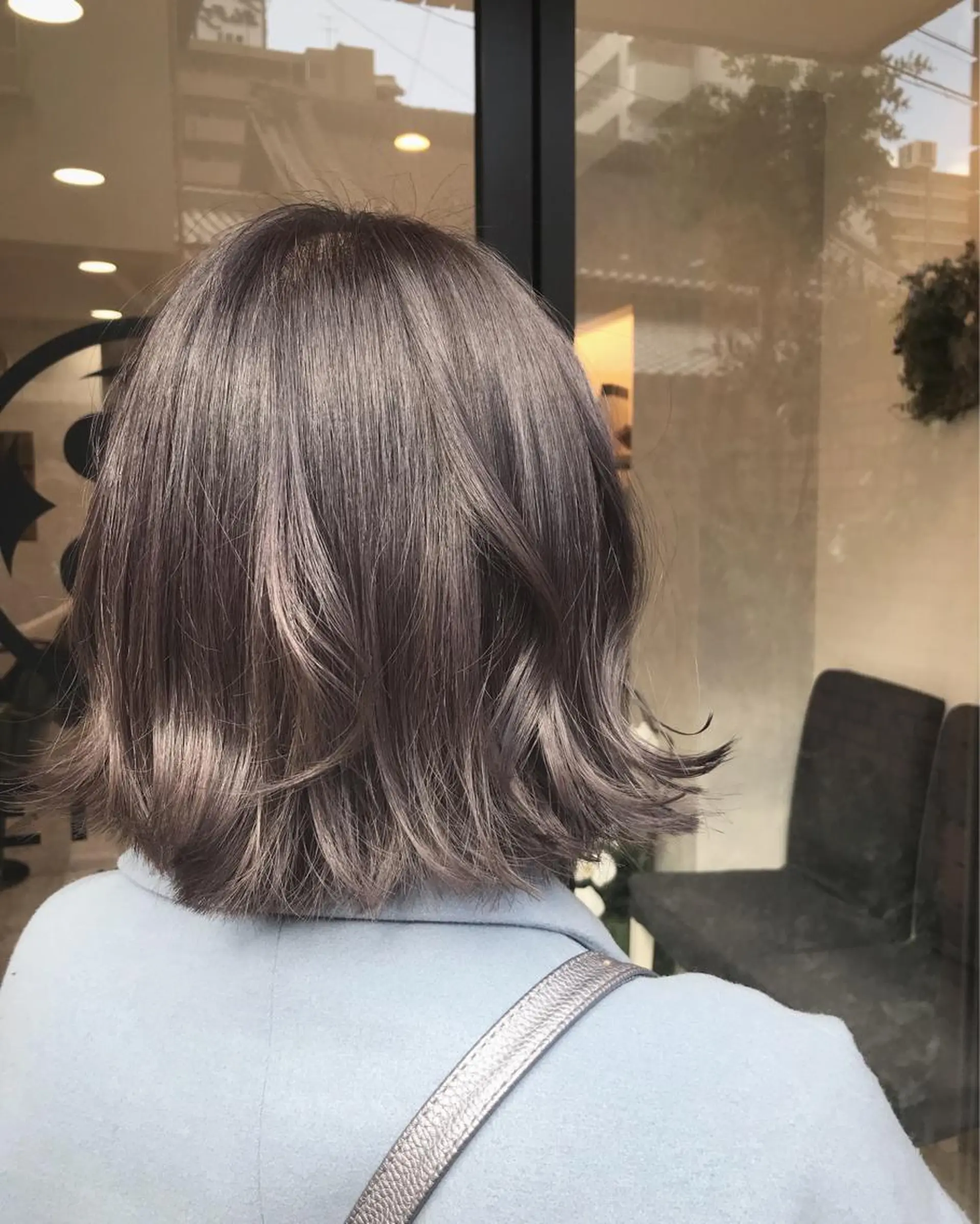 ショート カラー アディクシーカラー ボブ 外ハネヘア カット ヘアカラー トリートメント エイト ウメダのヘアスタイル