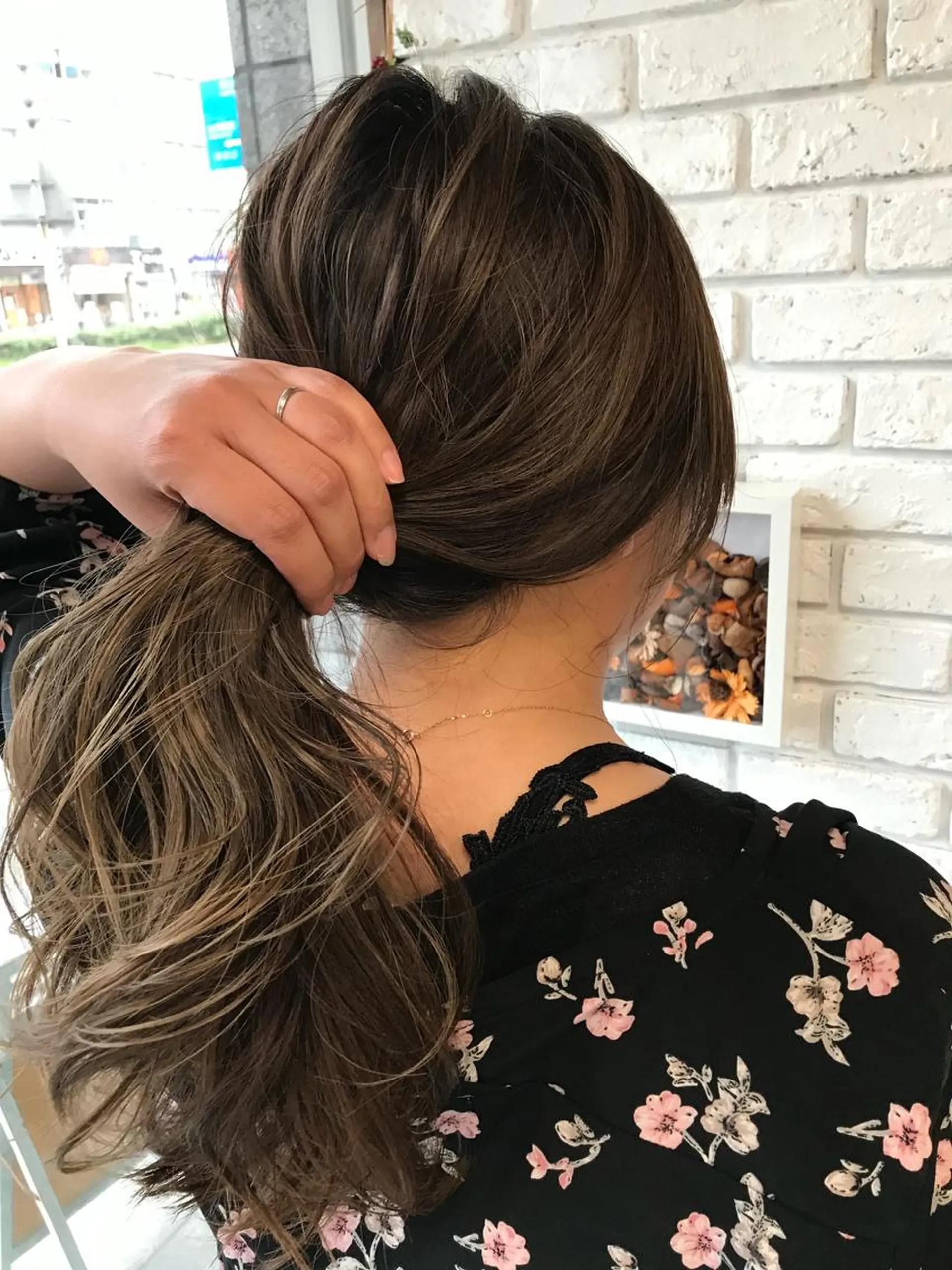 ロング カラー バレイヤージュ デザインカラー ハイライトカラー ハイライト レイヤーカット カット ヘアカラー トリートメント 日比 貴大/ minim hairのヘアスタイル