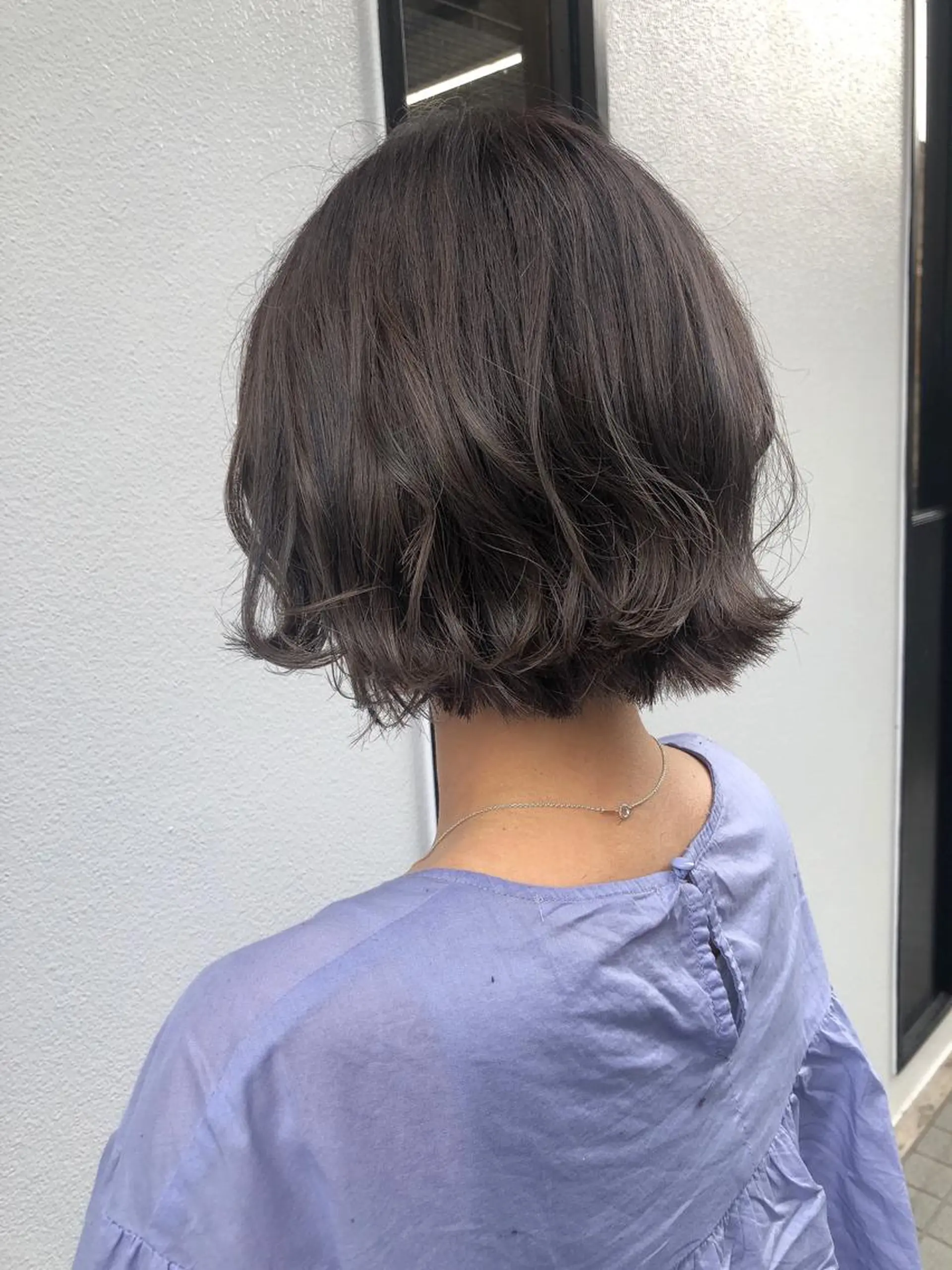 ミディアム カラー グレージュ ハイライトカラー ハイライト コテ巻き風パーマ SHONOのヘアスタイル