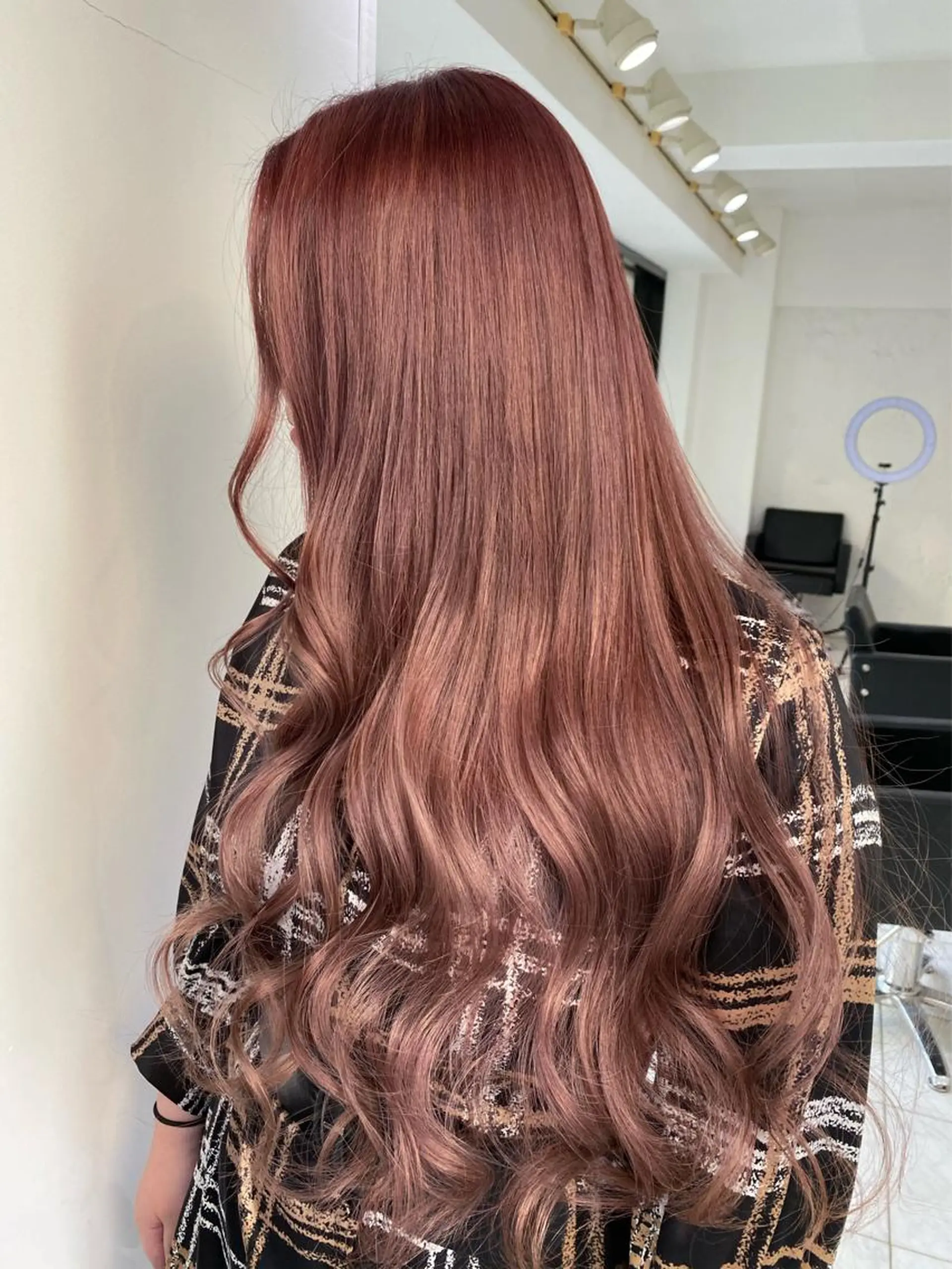 ロング カラー ベージュカラー ピンクカラー ピンクベージュ レイヤーカット BLend 渋谷のヘアスタイル