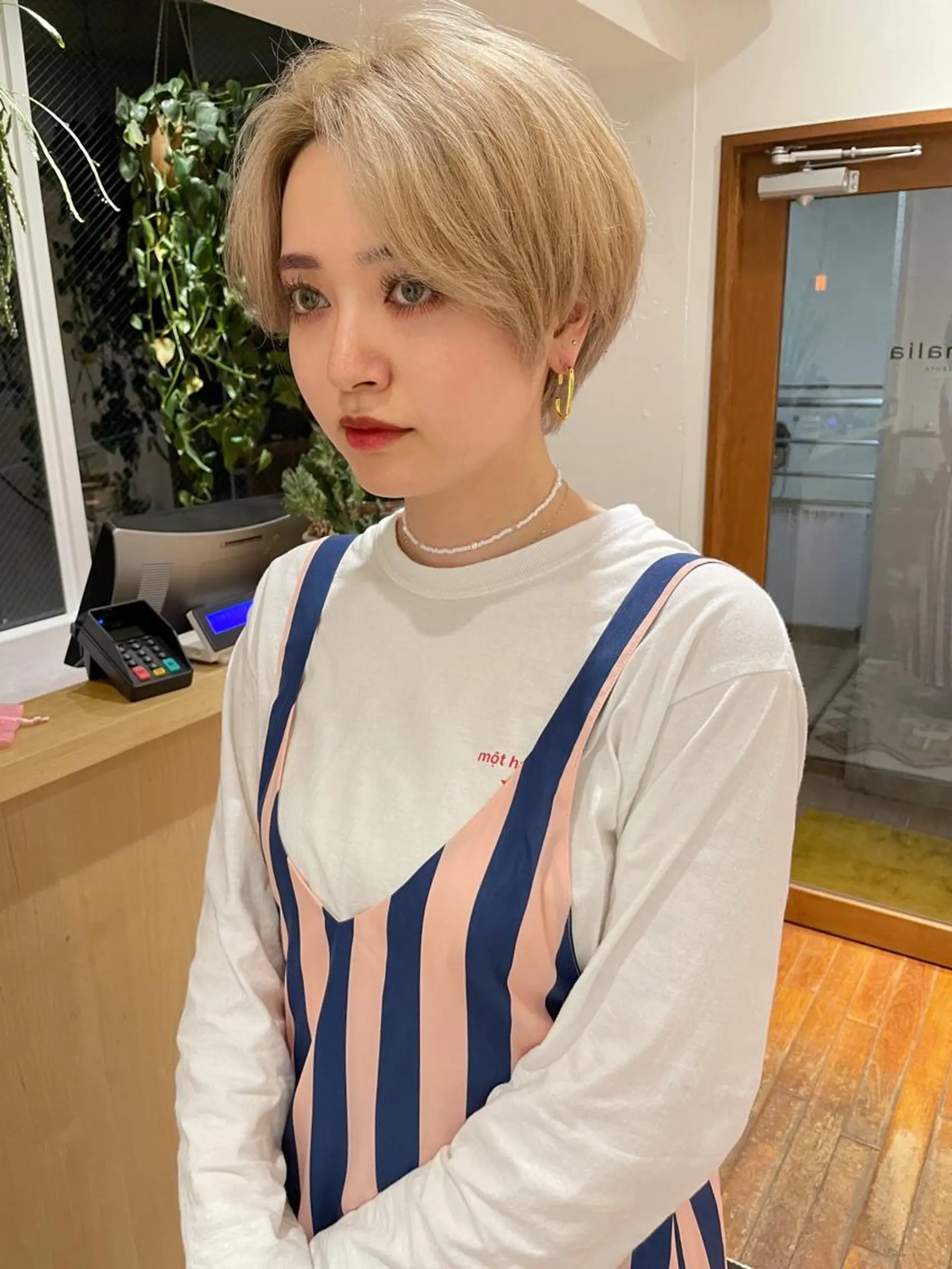 ショート カラー 小顔レイヤー×コンパ クトボブ/林隆平のヘアスタイル