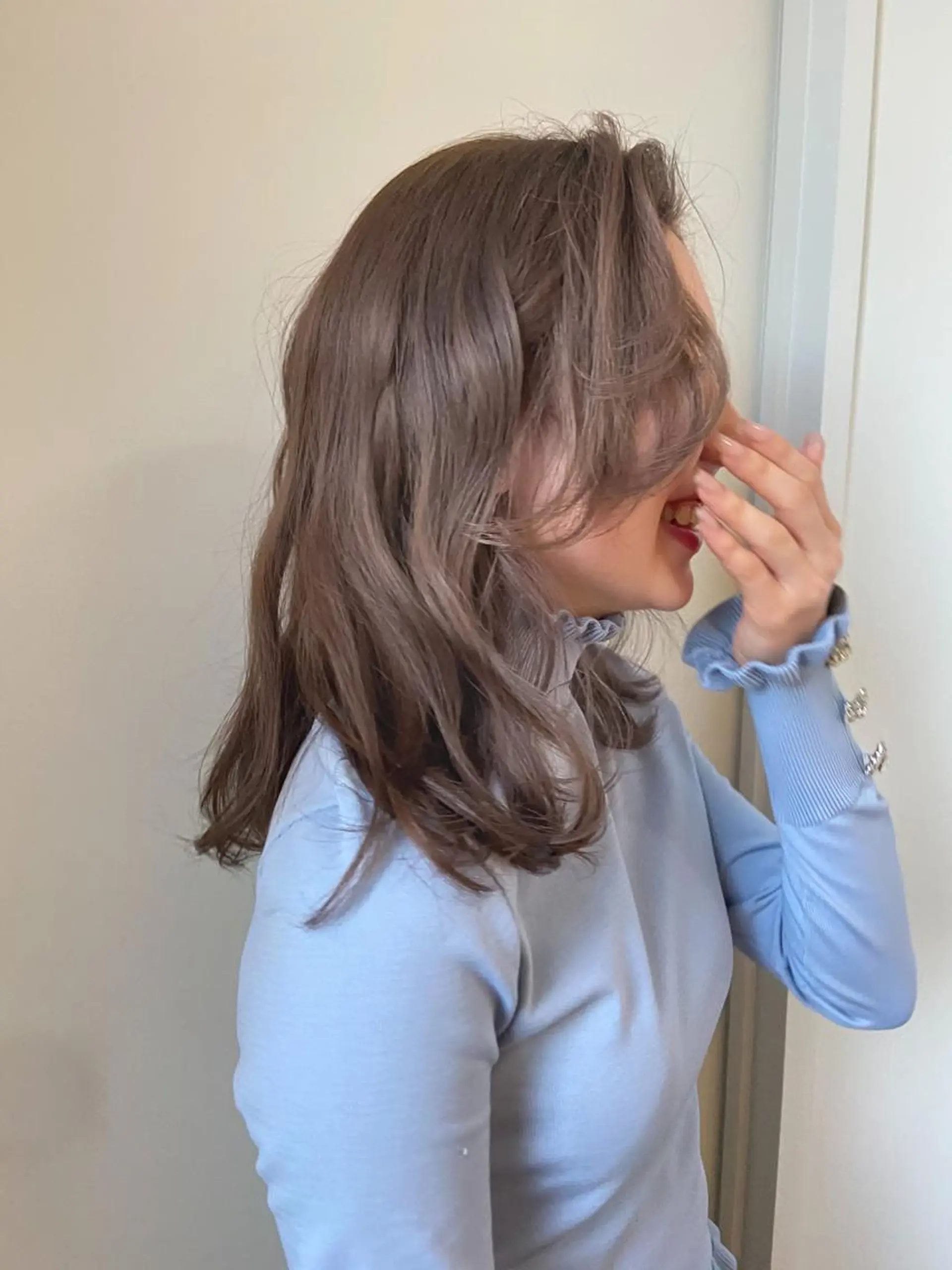 セミロング カラー ベージュカラー ミルクティーベージュ ヘアカラー トリートメント 岡本康平/ボブ /ブリーチ/レイヤーのヘアスタイル