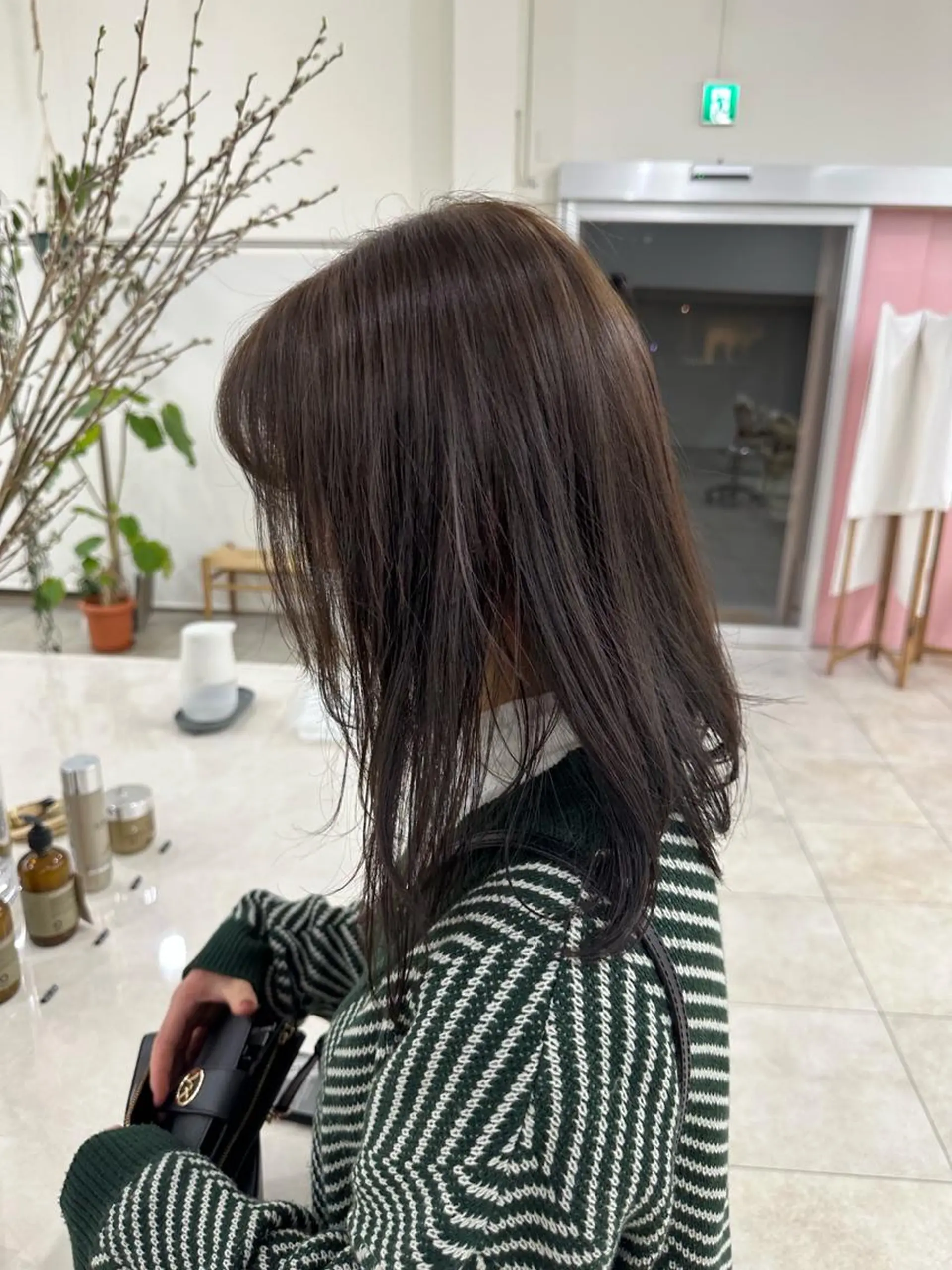 カラー グレージュ 林 莉央のヘアスタイル