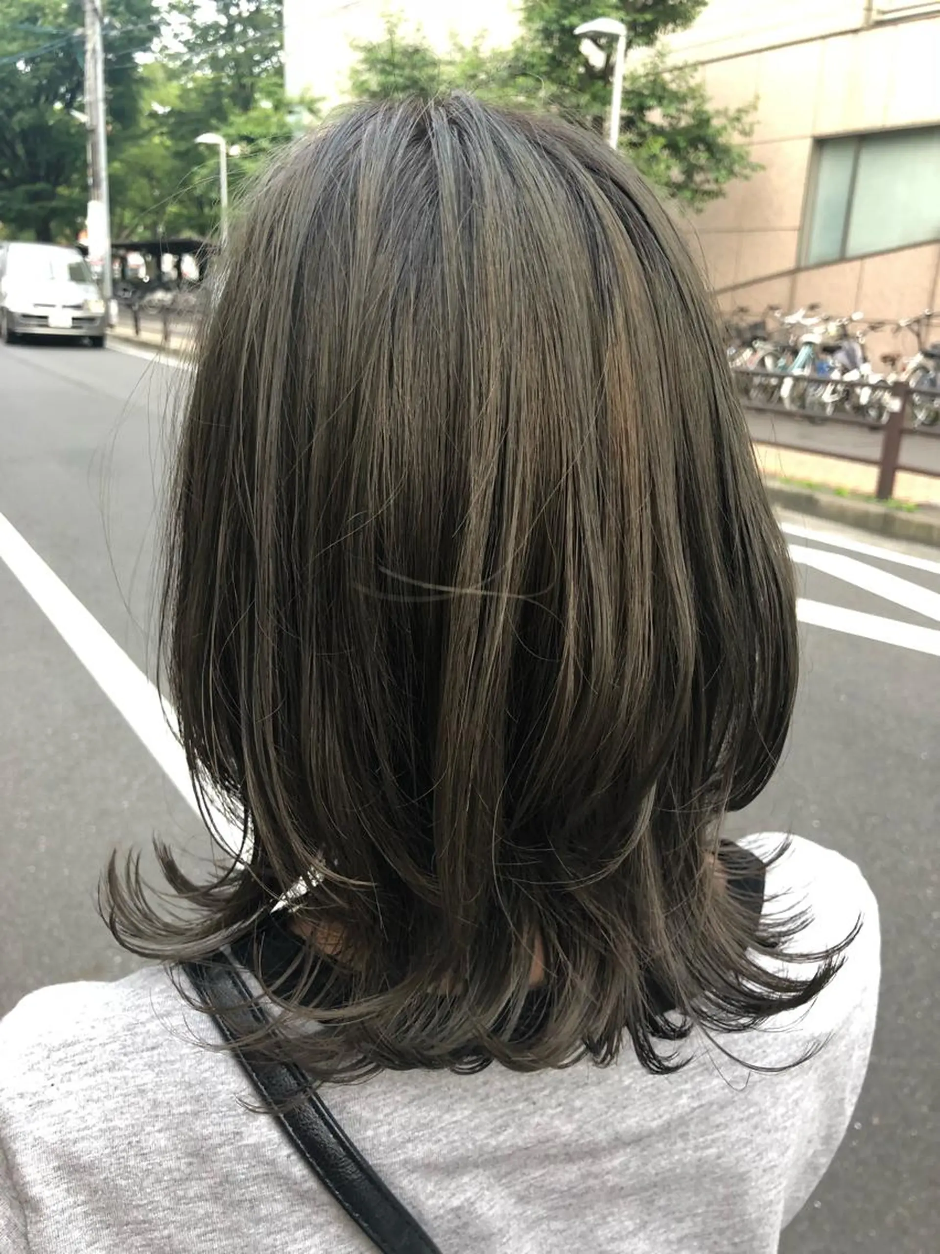 ミディアム カラー 國次 夕貴のヘアスタイル