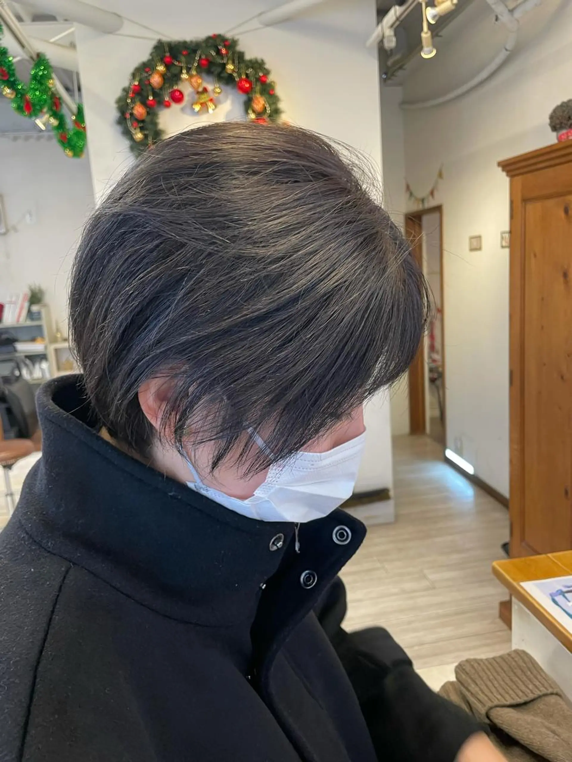 ショート カラー ブリーチ グレージュ ブリーチなしカラー カット インナーカラー/推し ウルフ/アニメカラーのヘアスタイル