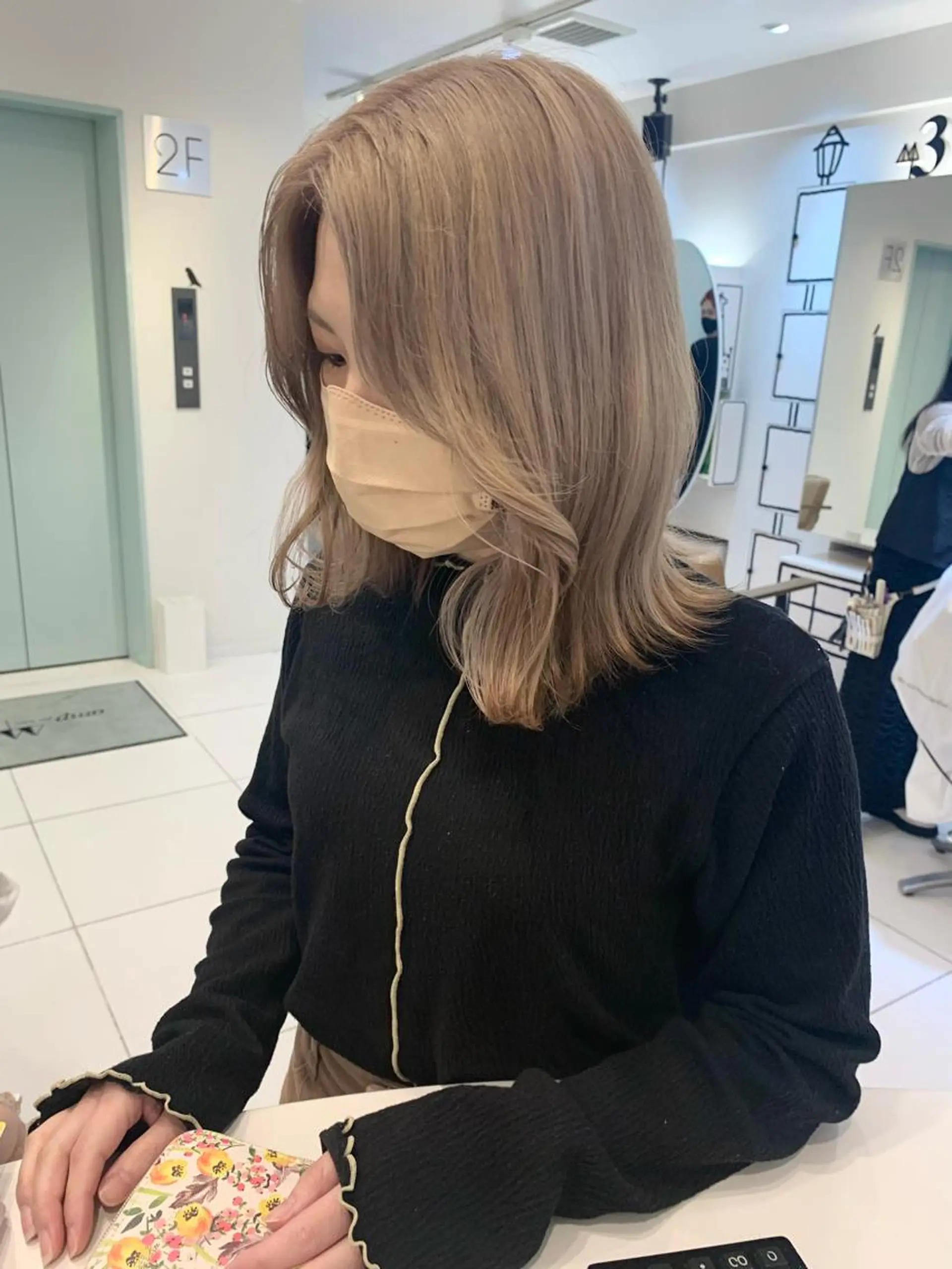 ミディアム カラー moeka レイヤー /艶カラー/韓国のヘアスタイル