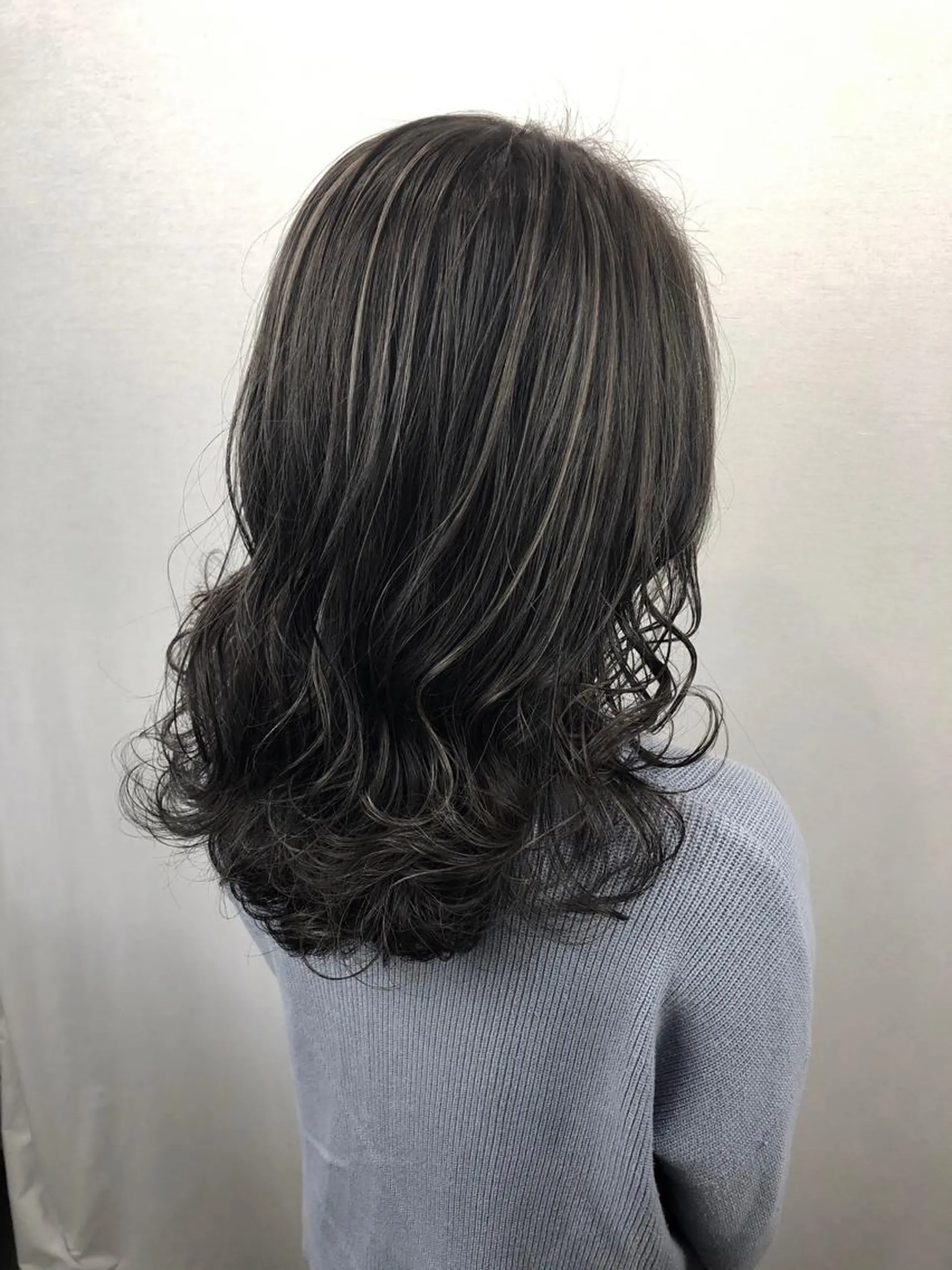 ロング カラー アッシュ ハイライトカラー 外国人風カラー ハイライト ヘアカラー 2nd所属・🤍2nd🤍田所 美希のヘアスタイル