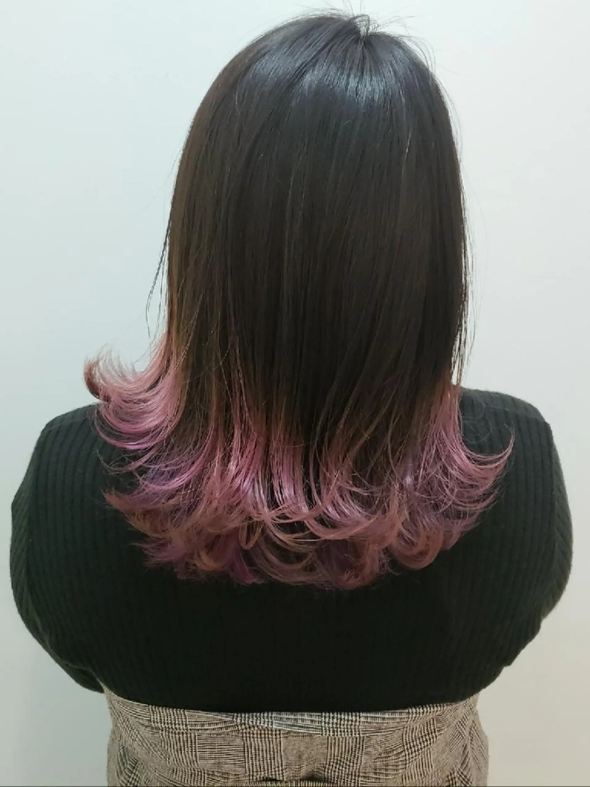 セミロング カラー ヘアアレンジ ピンクカラー 成瀬 弘光のヘアスタイル