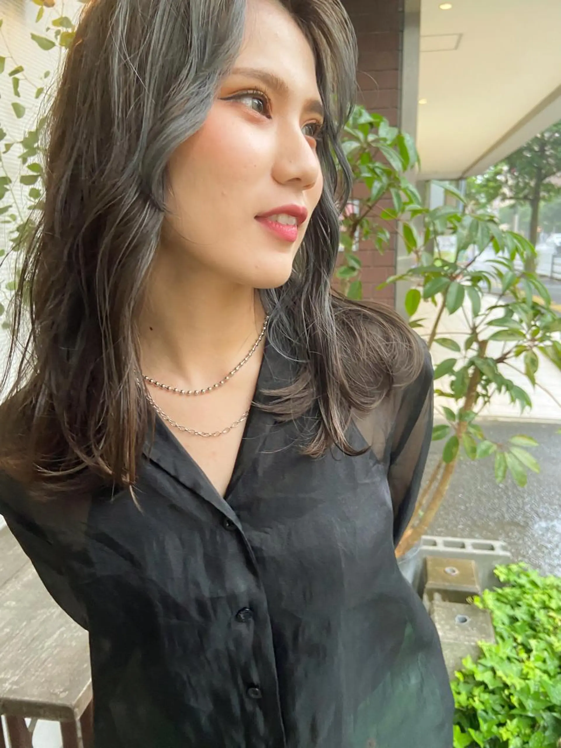 セミロング カラー ブリーチ グレージュ オリーブグレージュ オリーブグレー 顔まわりレイヤー 松尾太樹 【pia】福岡美容室のヘアスタイル