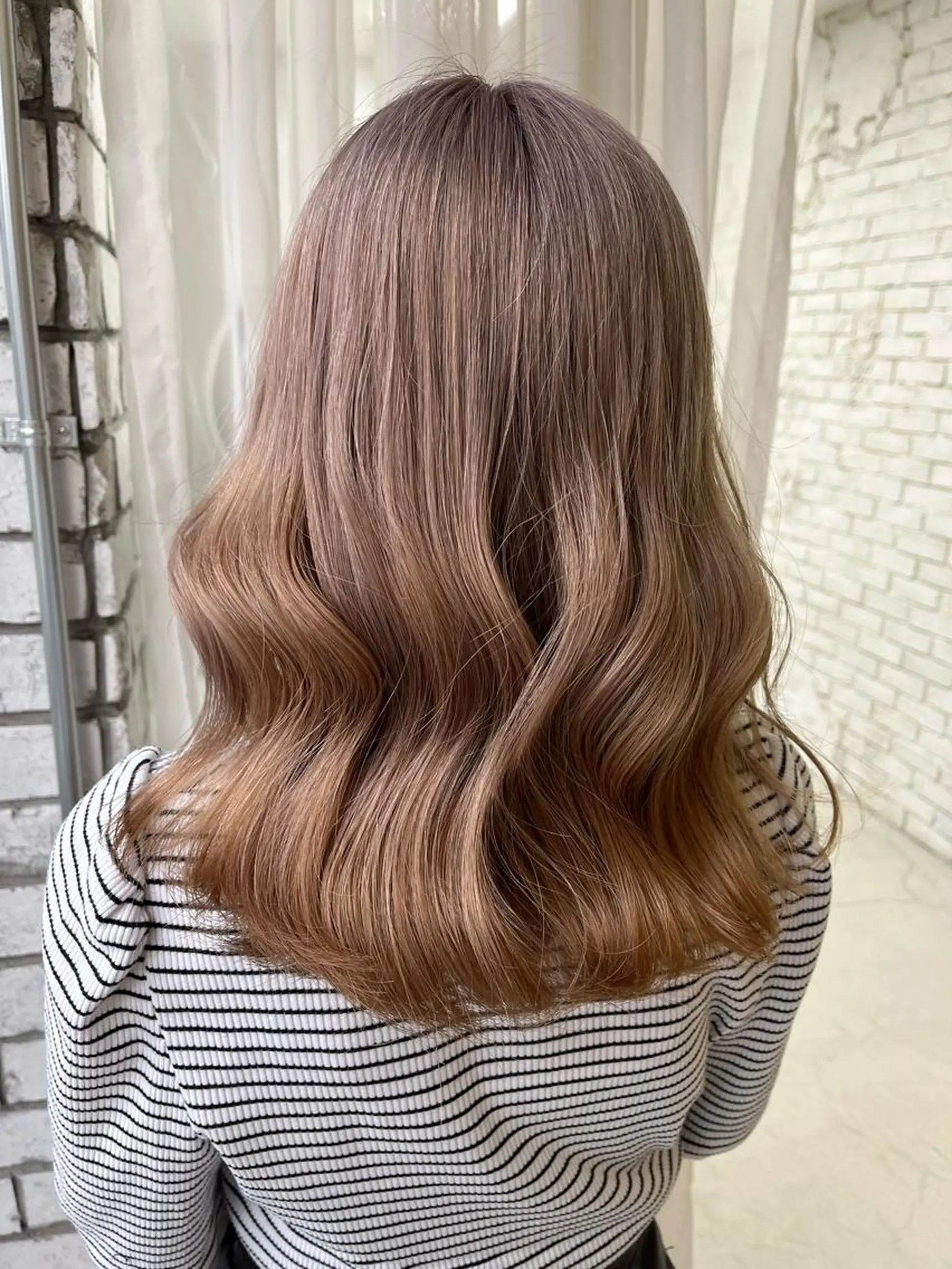 ミディアム u n aのヘアスタイル