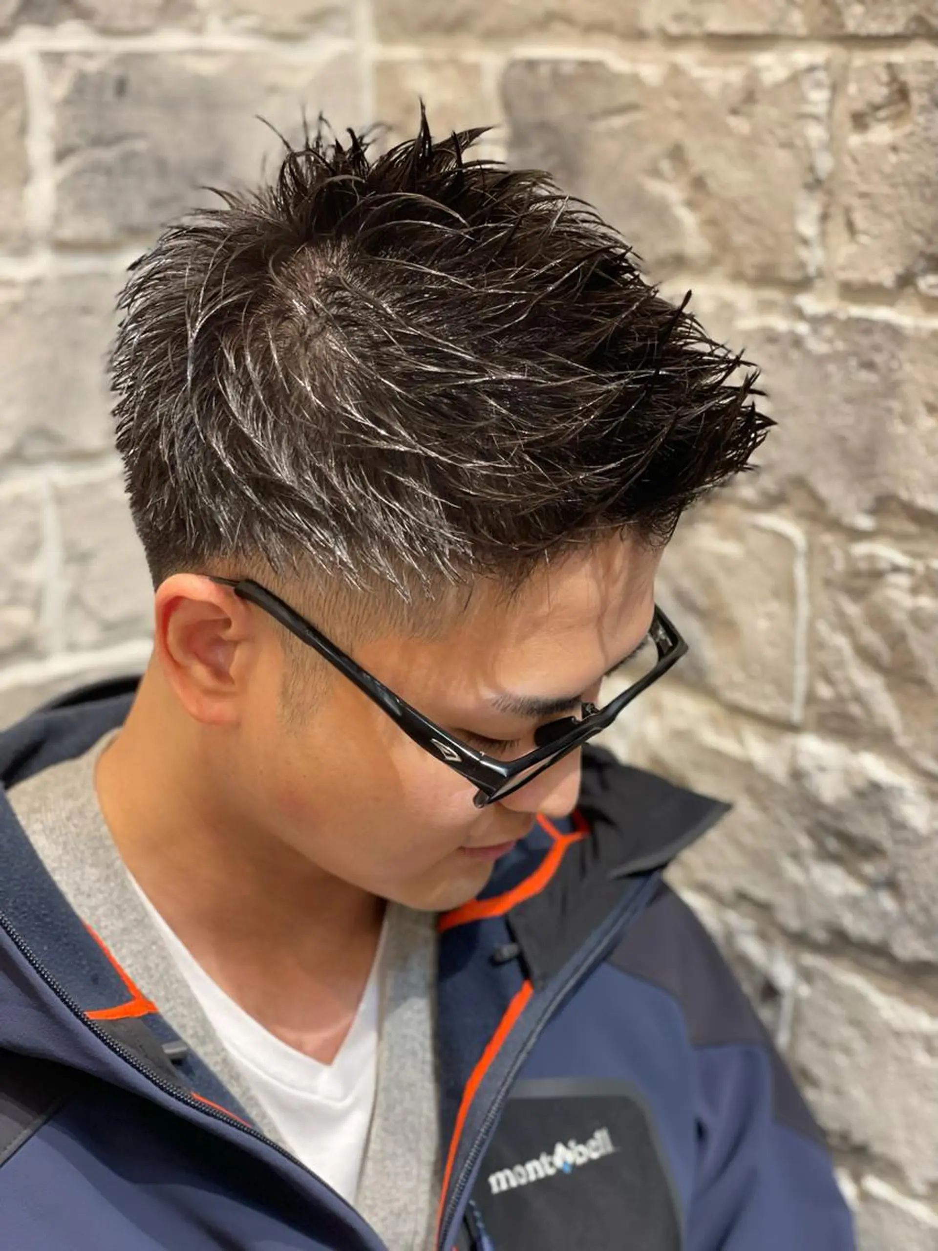 ショート カラー メンズ モヒカン ミリオンバックス所属・佐藤 輪喜広のヘアスタイル