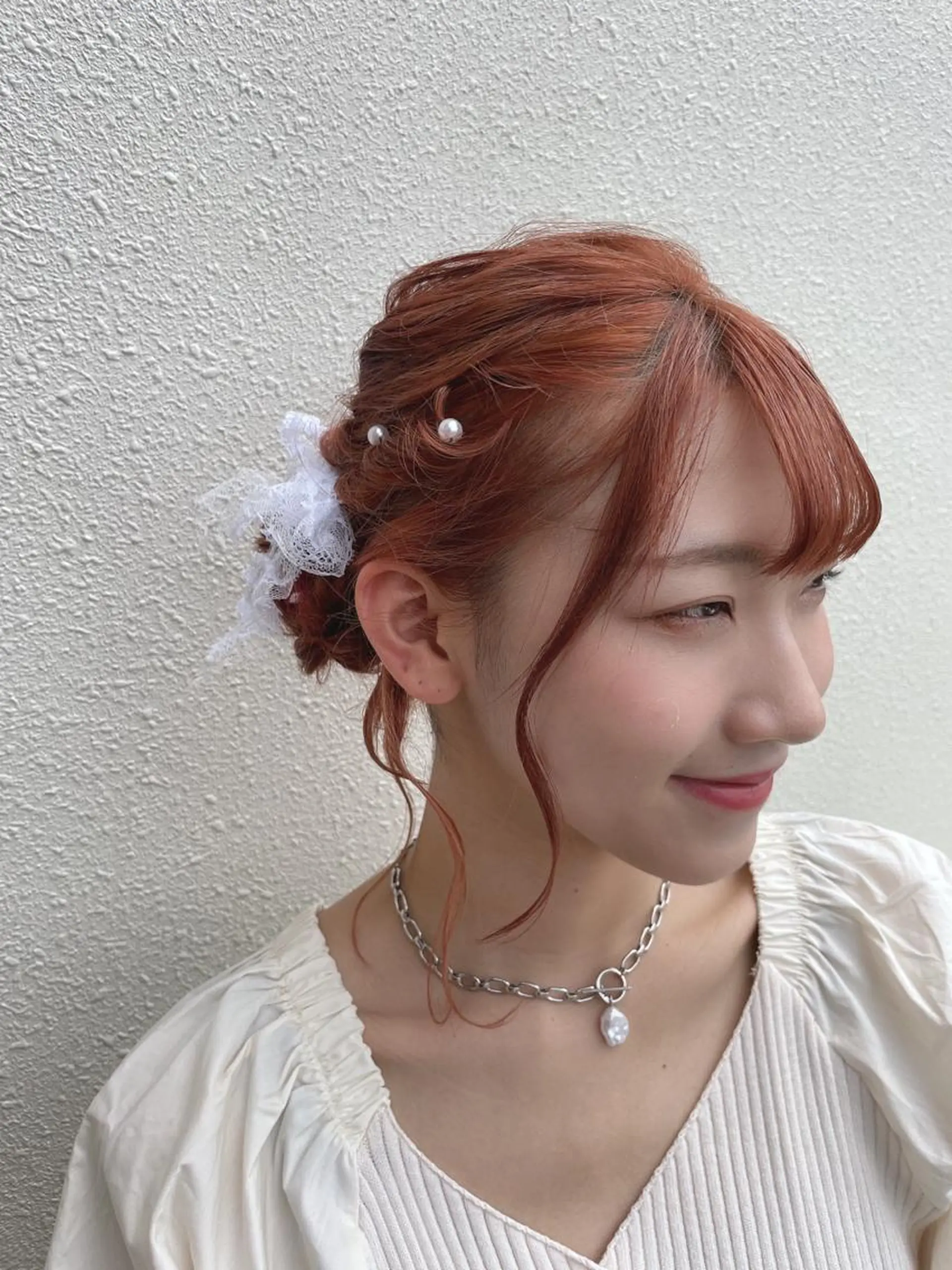 ミディアム ヘアアレンジ お団子ヘア ヘアセット🎀耳つぼ 👂💎MONAMIのヘアスタイル