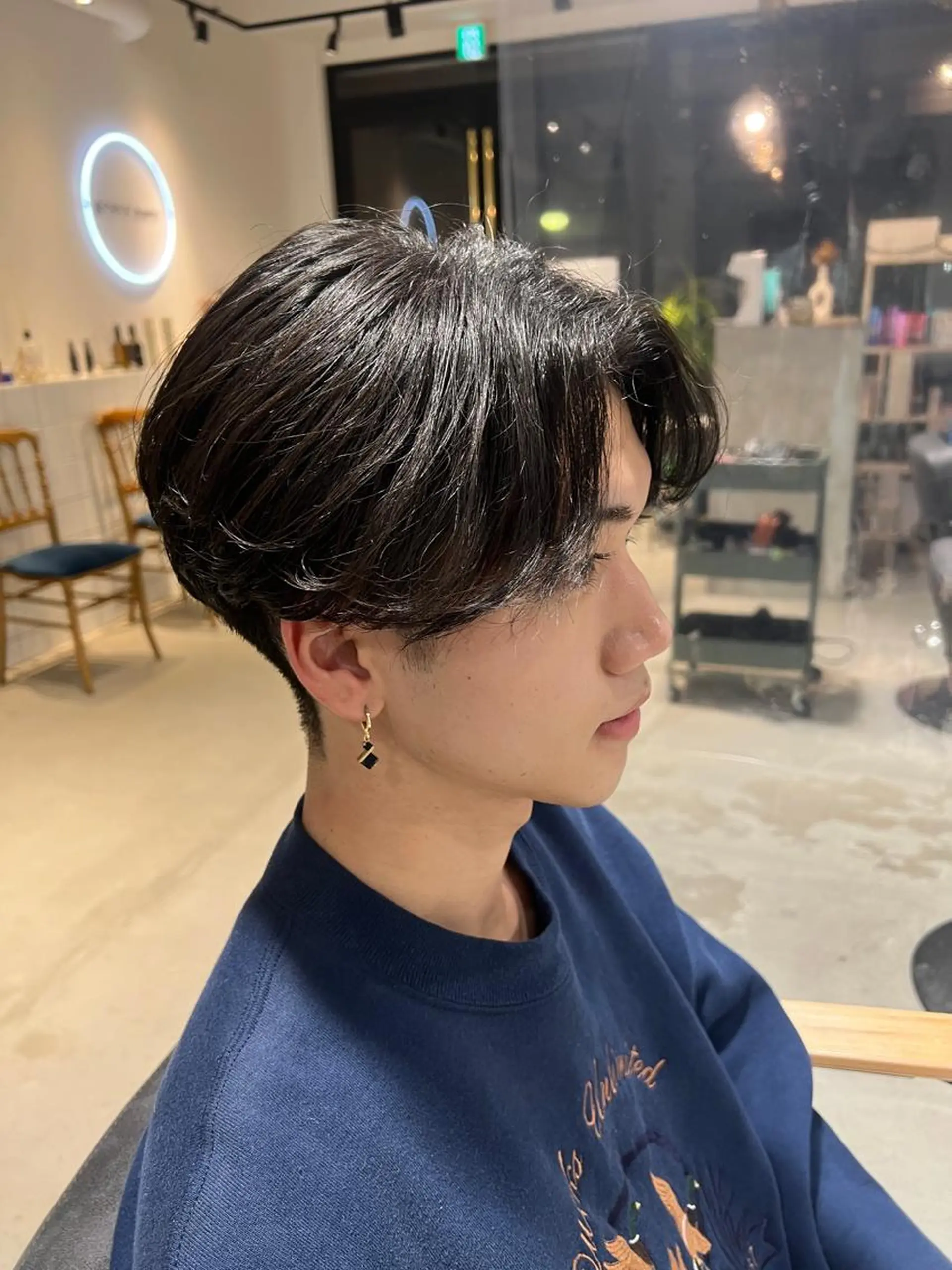 ミディアム パーマ メンズ センターパート 刈り上げ カット ヘッドスパ メンズカットパーマ ✂️ JOYAのヘアスタイル