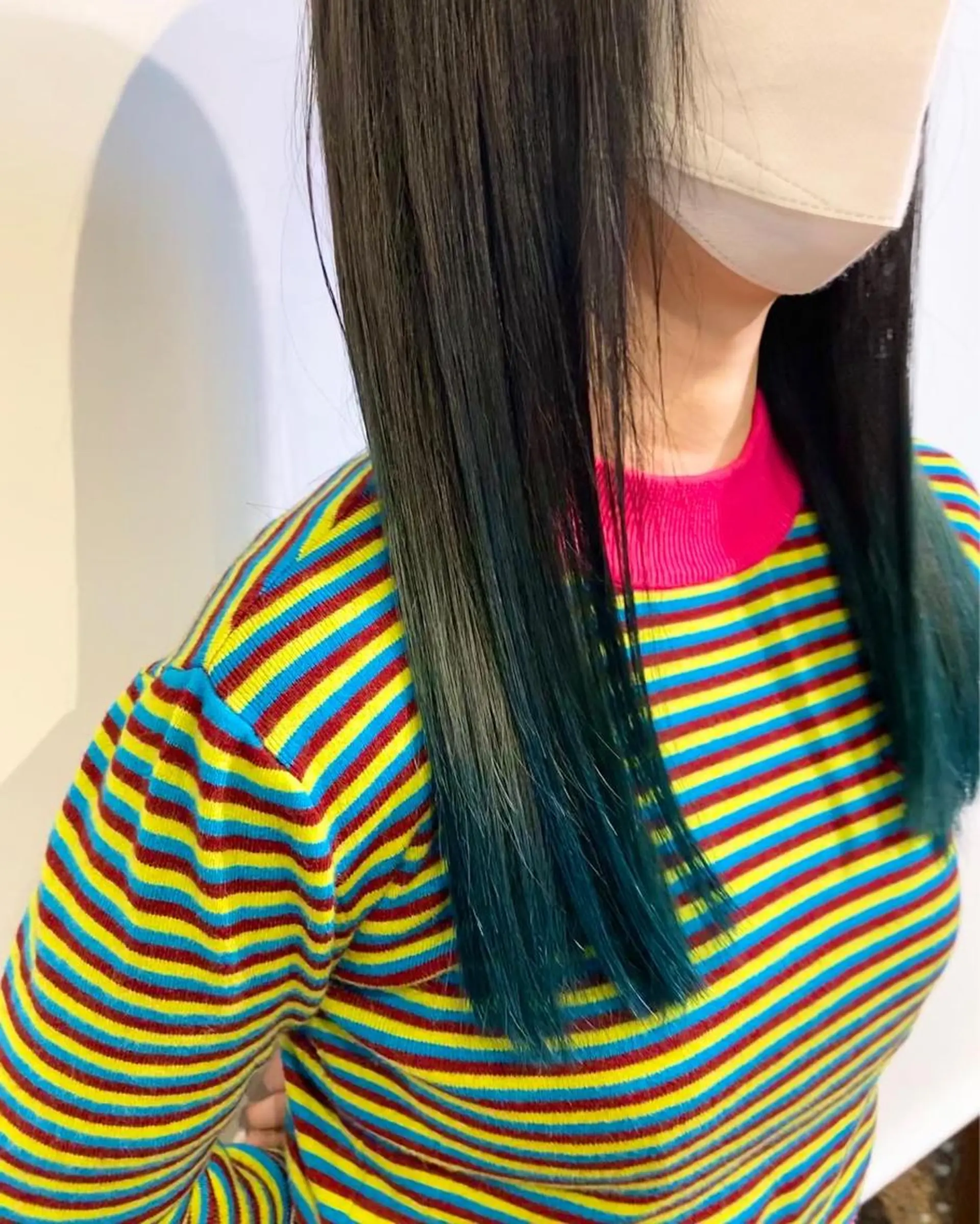 セミロング カラー 桑原 菜摘のヘアスタイル