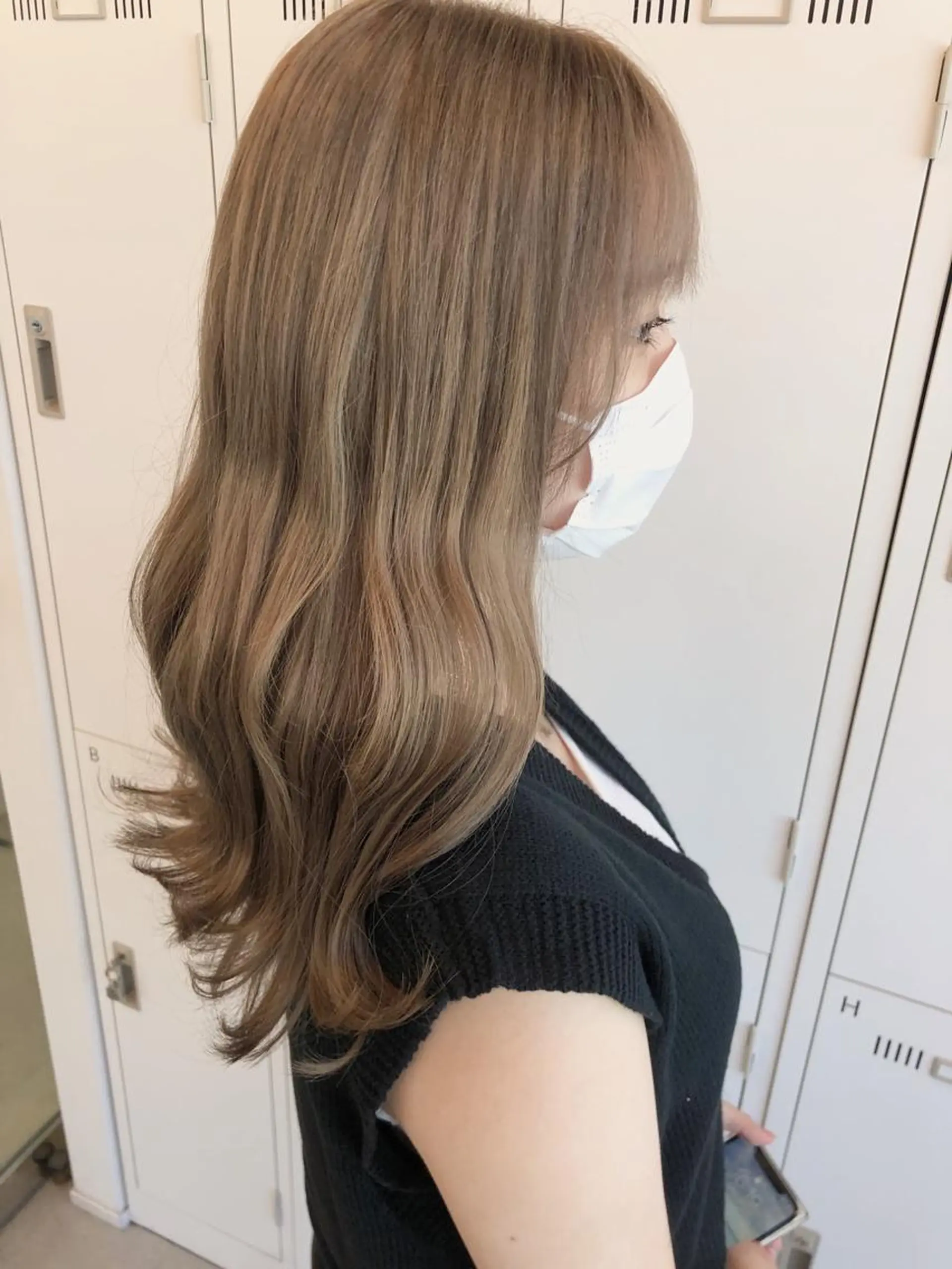 ロング カラー ベージュカラー ミルクティーベージュ Saori / さおりのヘアスタイル