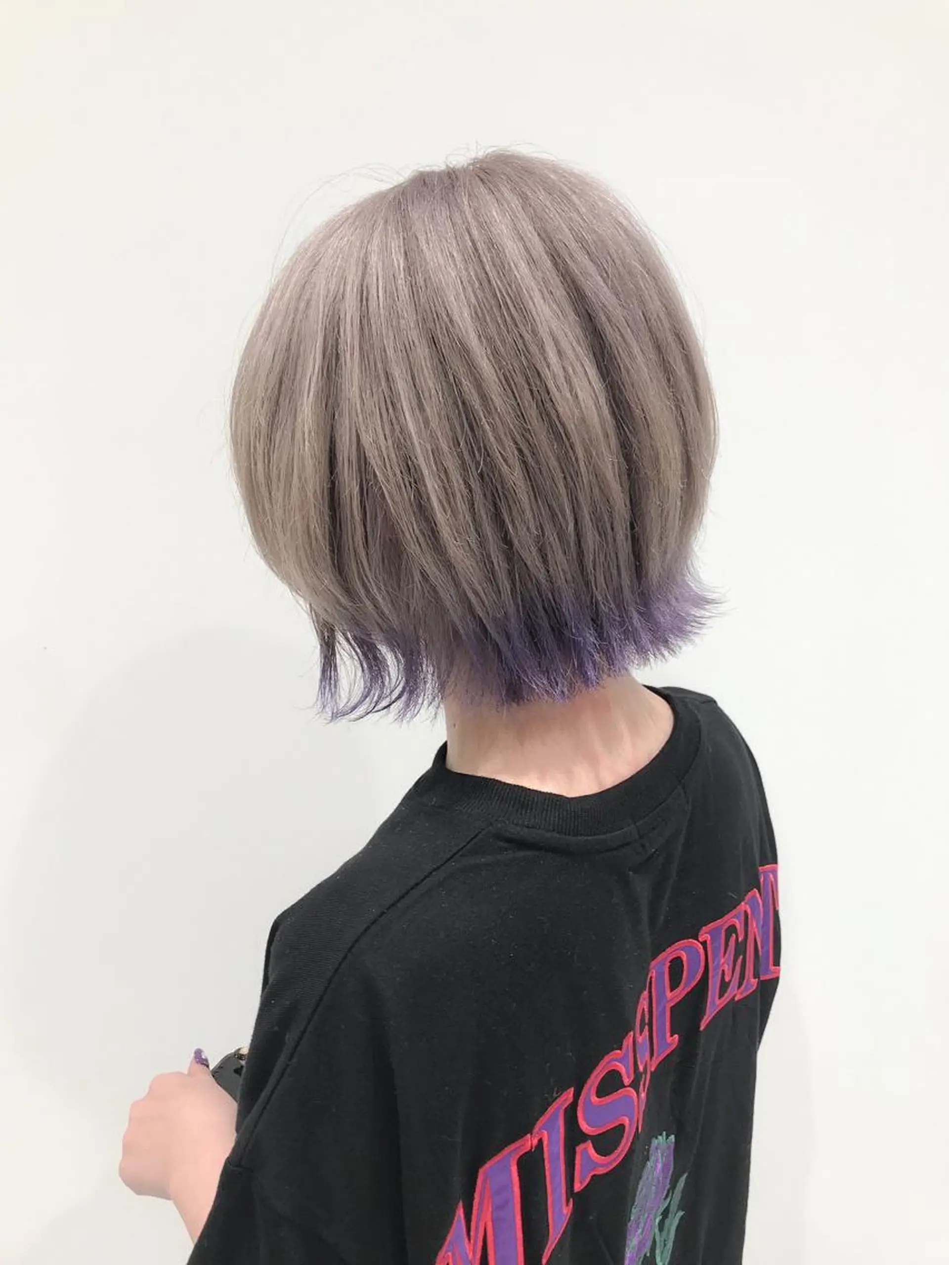 ショート カラー ヘアアレンジ ベージュカラー ホワイトベージュ 特別モデル価格 タカシマイッセイのヘアスタイル