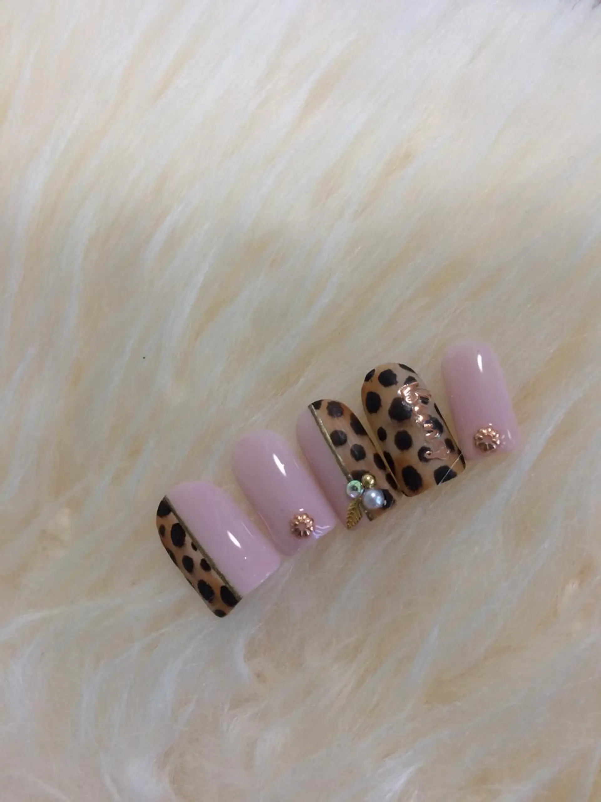 ネイル アニマル柄 ブラウン グラデーション マットネイル ハンドネイル Nailsalon E's cafeのネイルデザイン