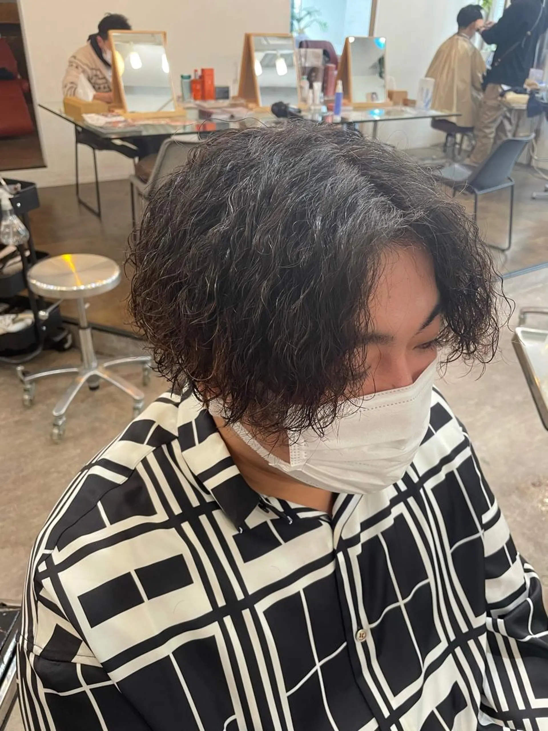 ミディアム パーマ メンズ ミディアムパーマ メンズパーマ ツイストスパイラルパーマ スパイラルパーマ パーマ美容師 /小泉賢徒のヘアスタイル