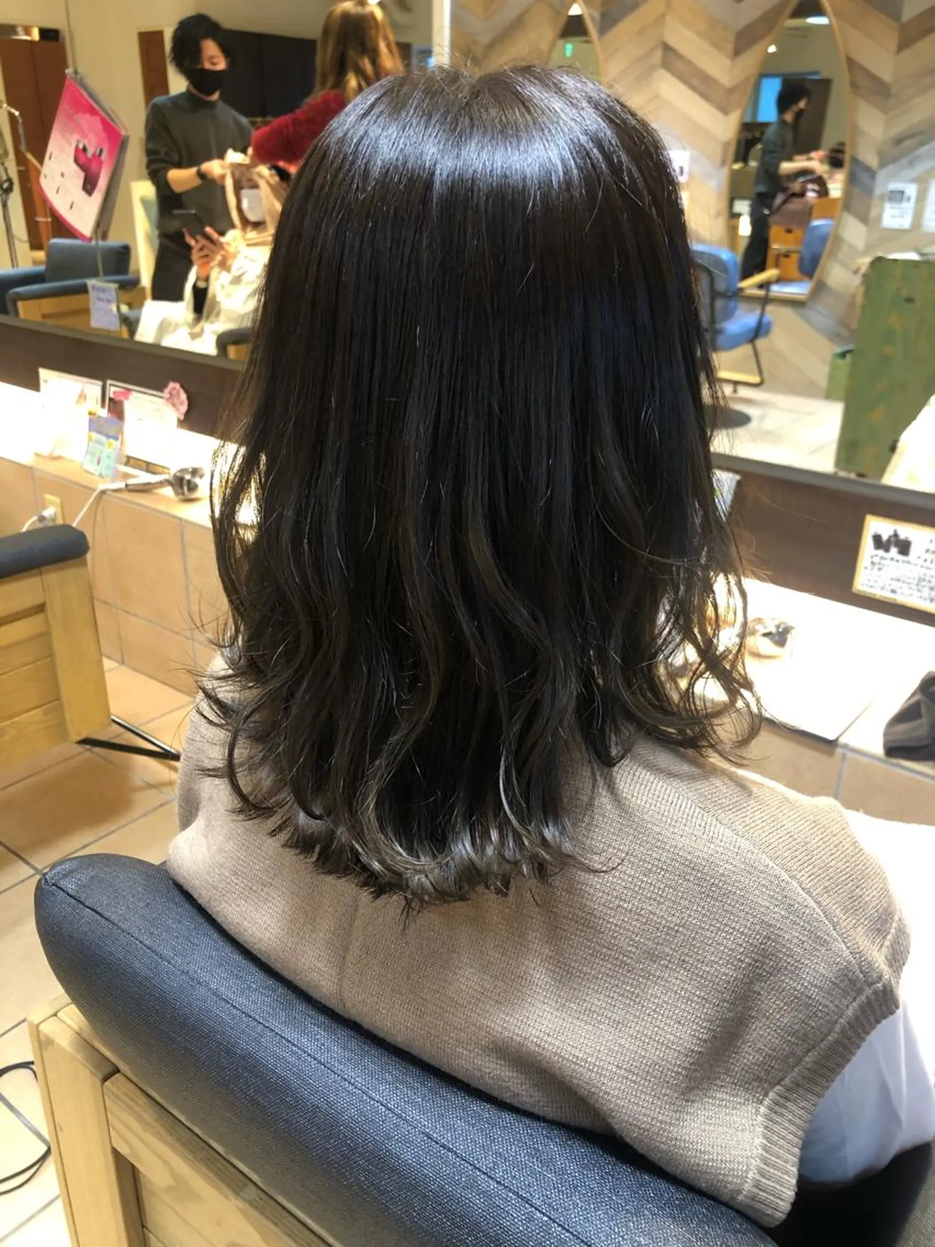 ミディアム カット ヘアカラー トリートメント effect所属・SATO YUKA🌟のヘアスタイル