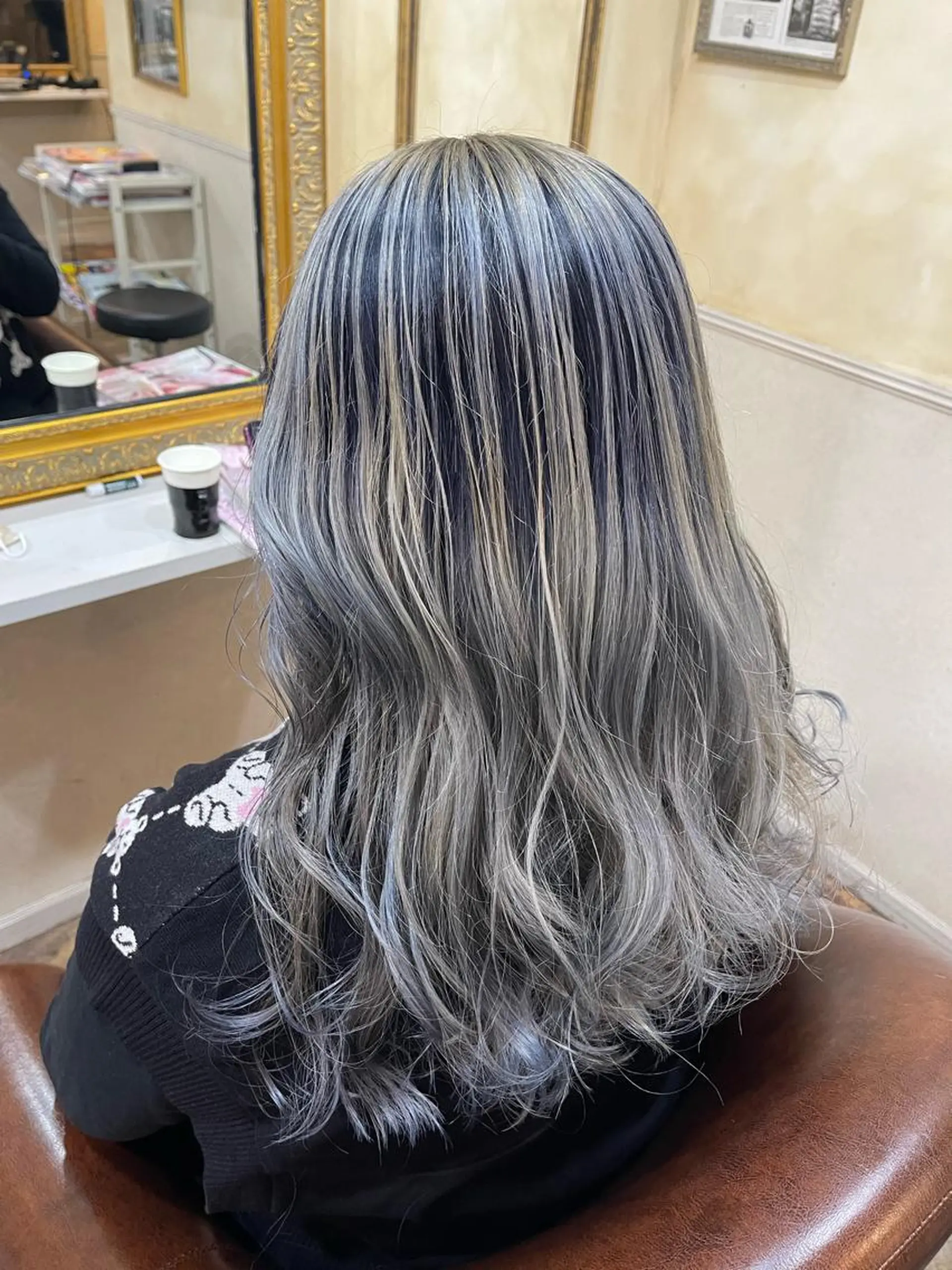 ロング カラー オーストヘアー ミコ所属・岩谷/ブリーチ 🫧透明感カラーのヘアスタイル