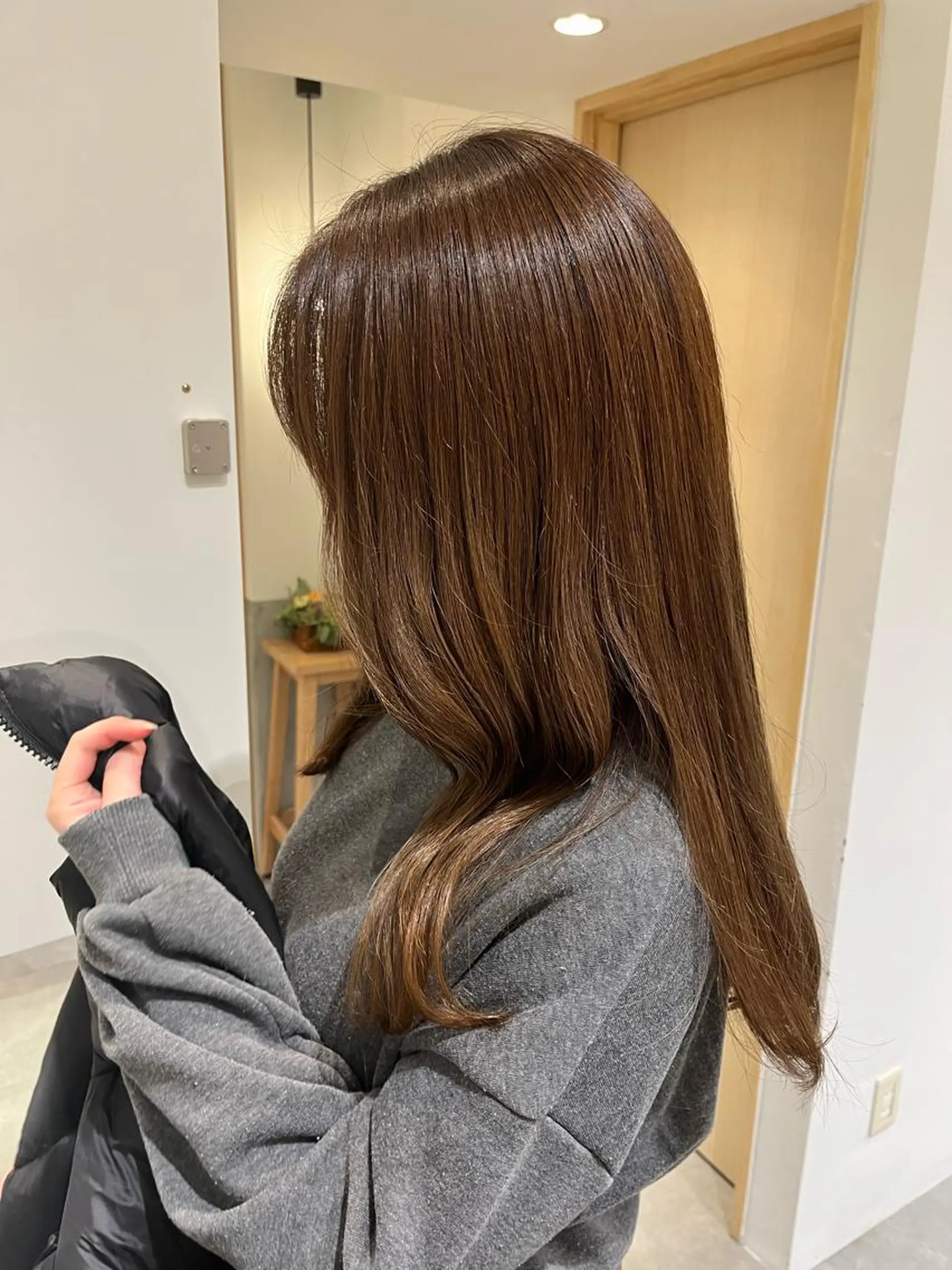 セミロング カラー 西田 歩果のヘアスタイル