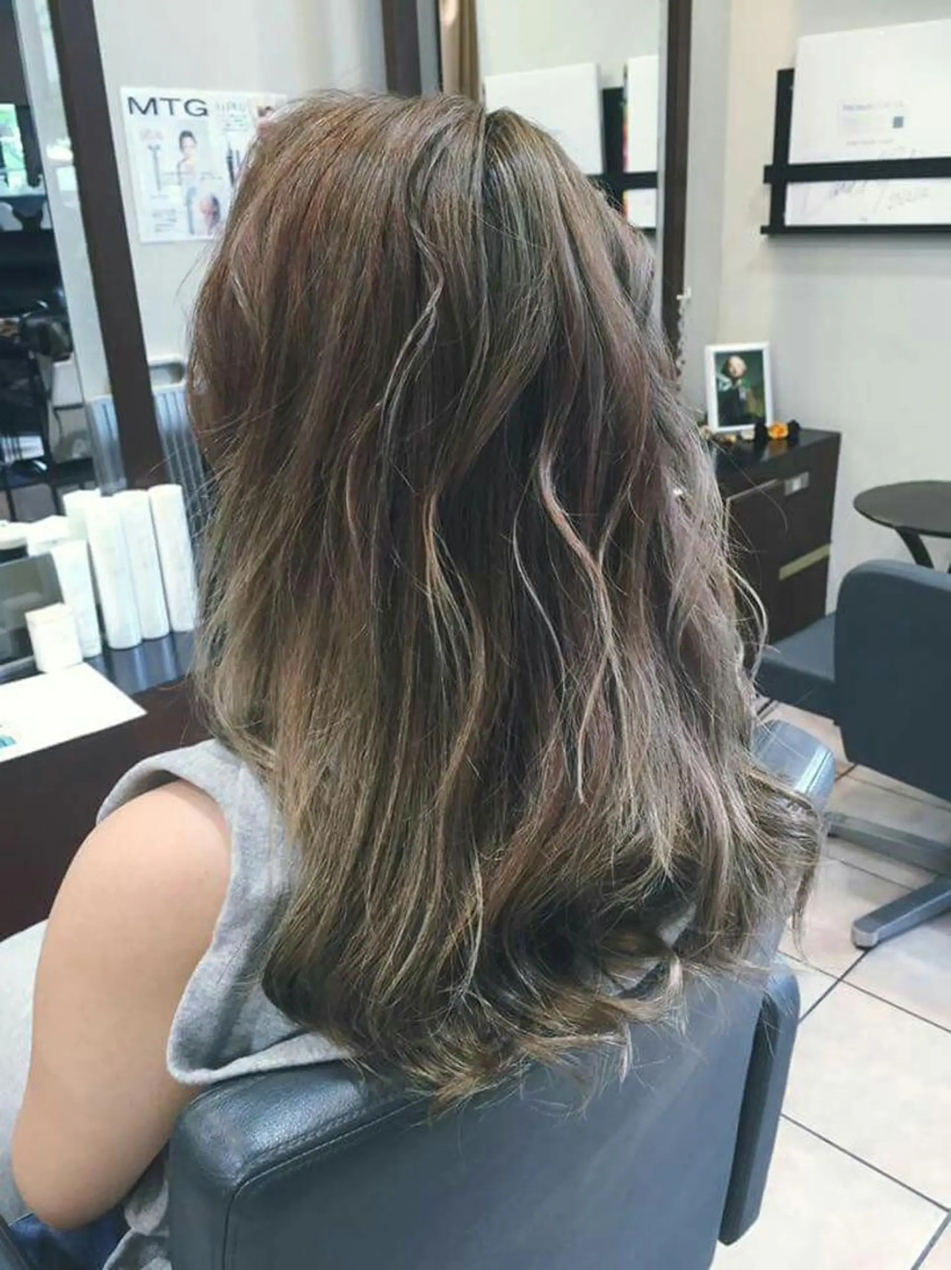 ミディアム セミロング カラー ロング SHAFT Ieiriのヘアスタイル