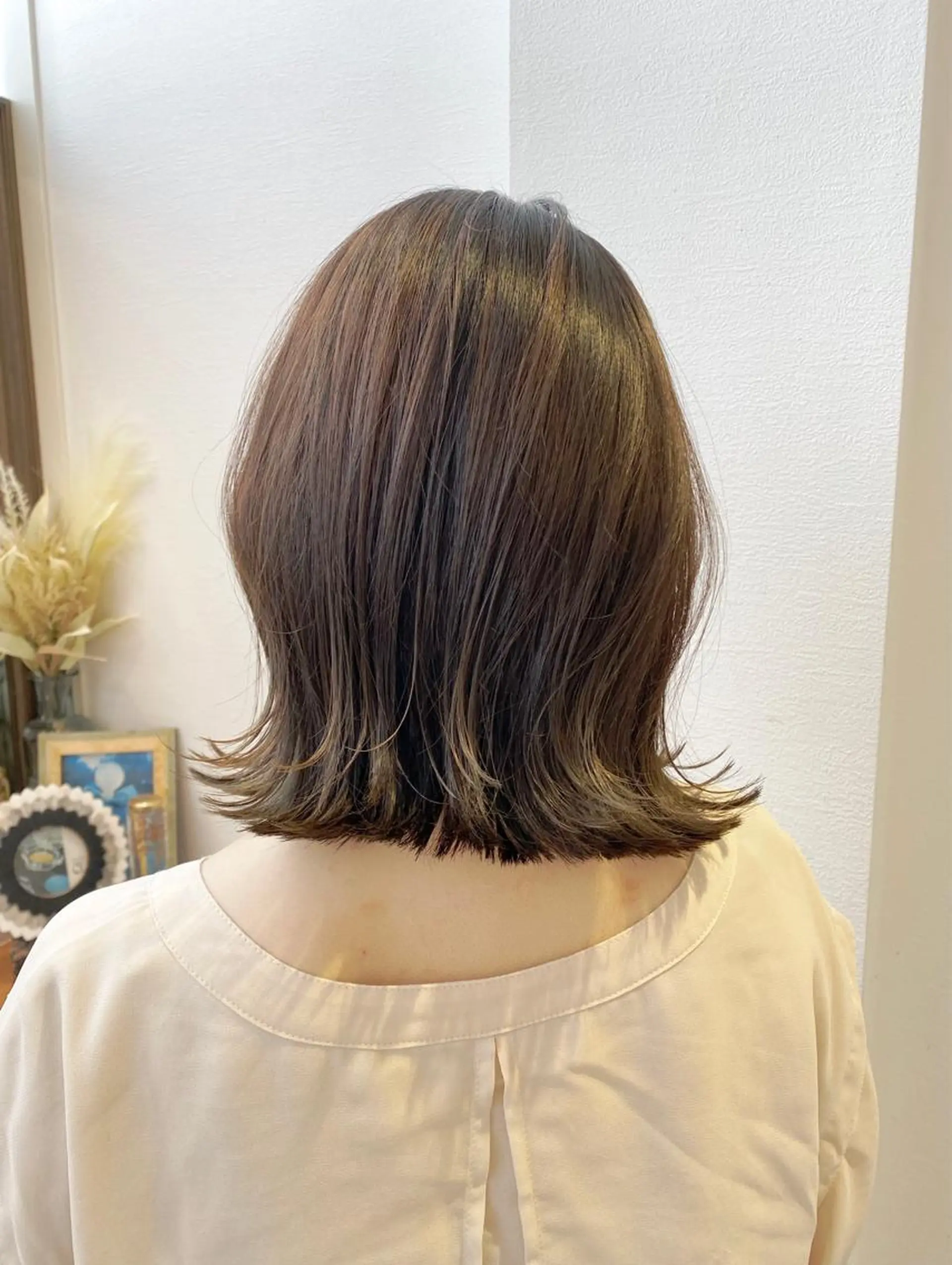 ミディアム カラー カット ヘアカラー トリートメント レイヤーカット /透明感カラー西田のヘアスタイル